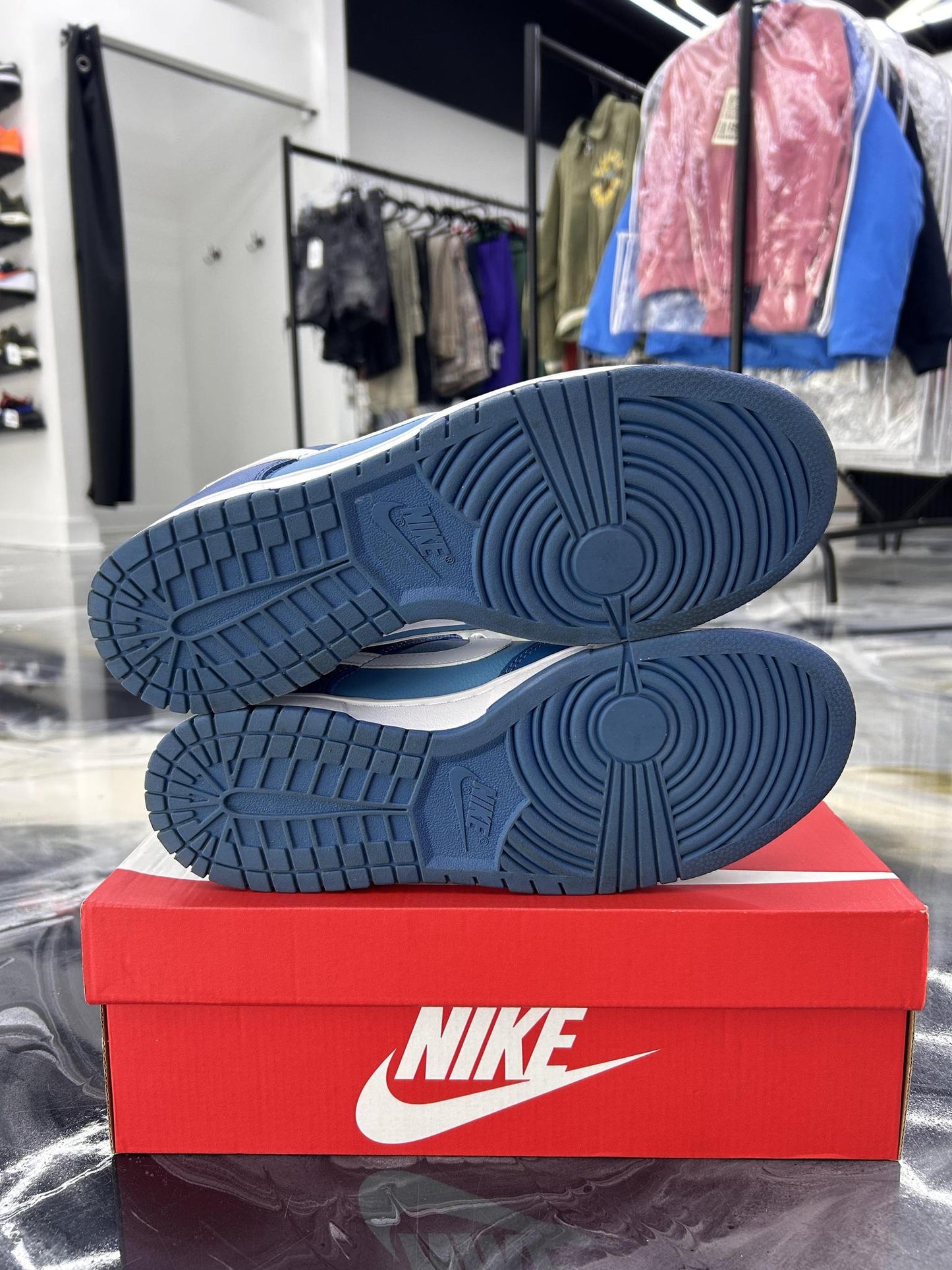 Nike Dunk Low "Marina Blue" Used Size 10