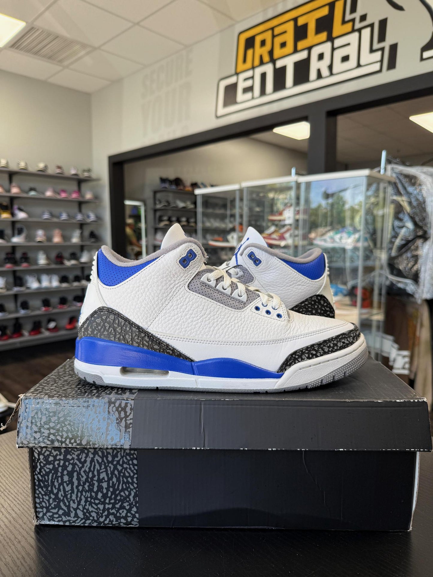 Jordan 3 "Racer Blue" Used Size 10.5