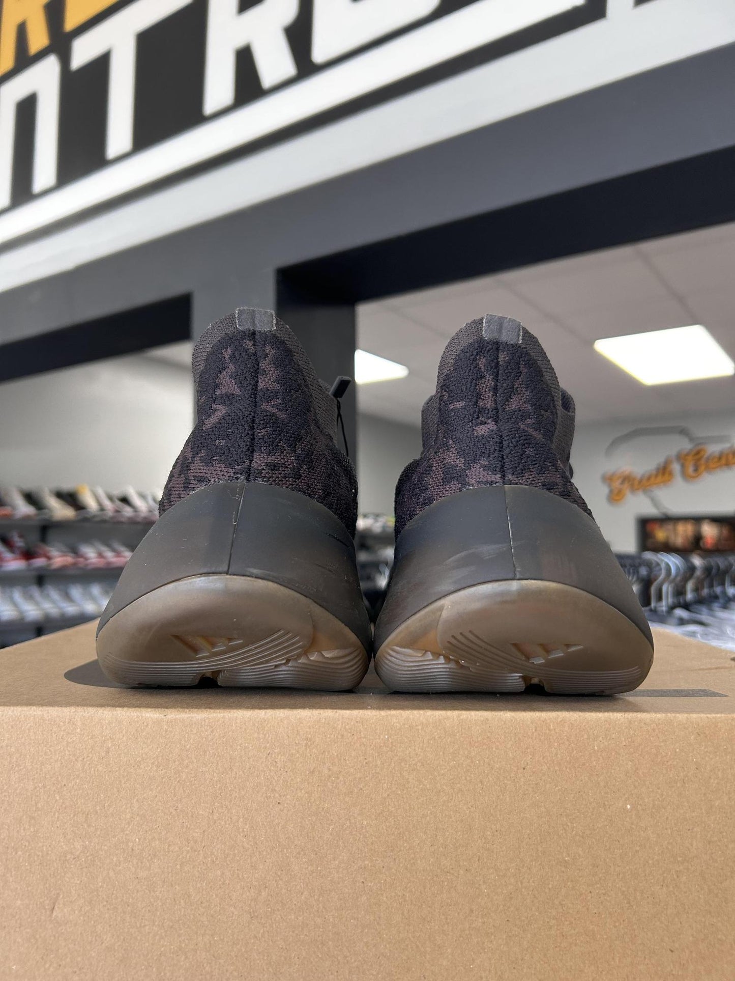 Yeezy 380 "Onyx" Used Size 10.5