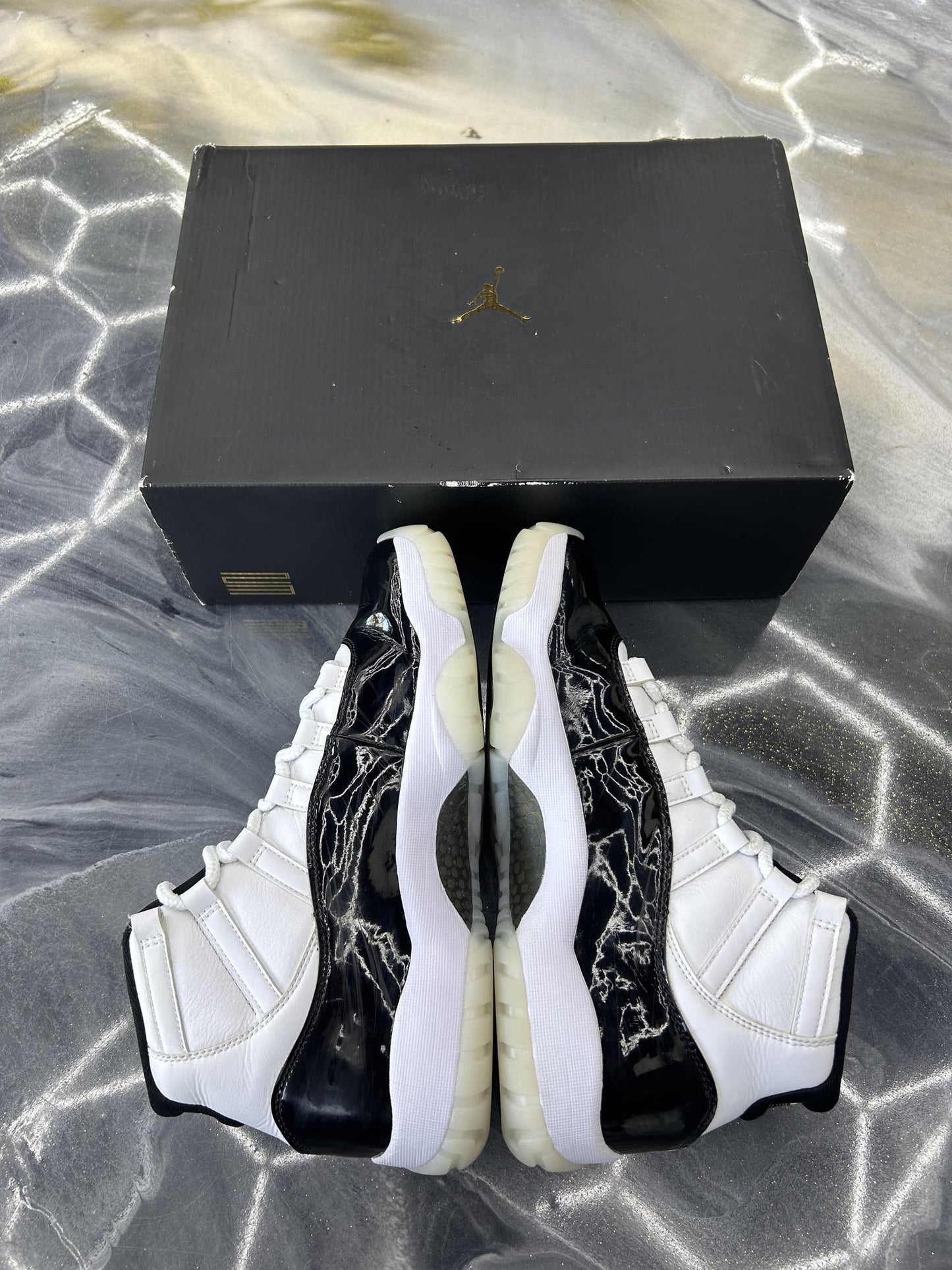 Jordan 11 "Gratitude" Used Size 9