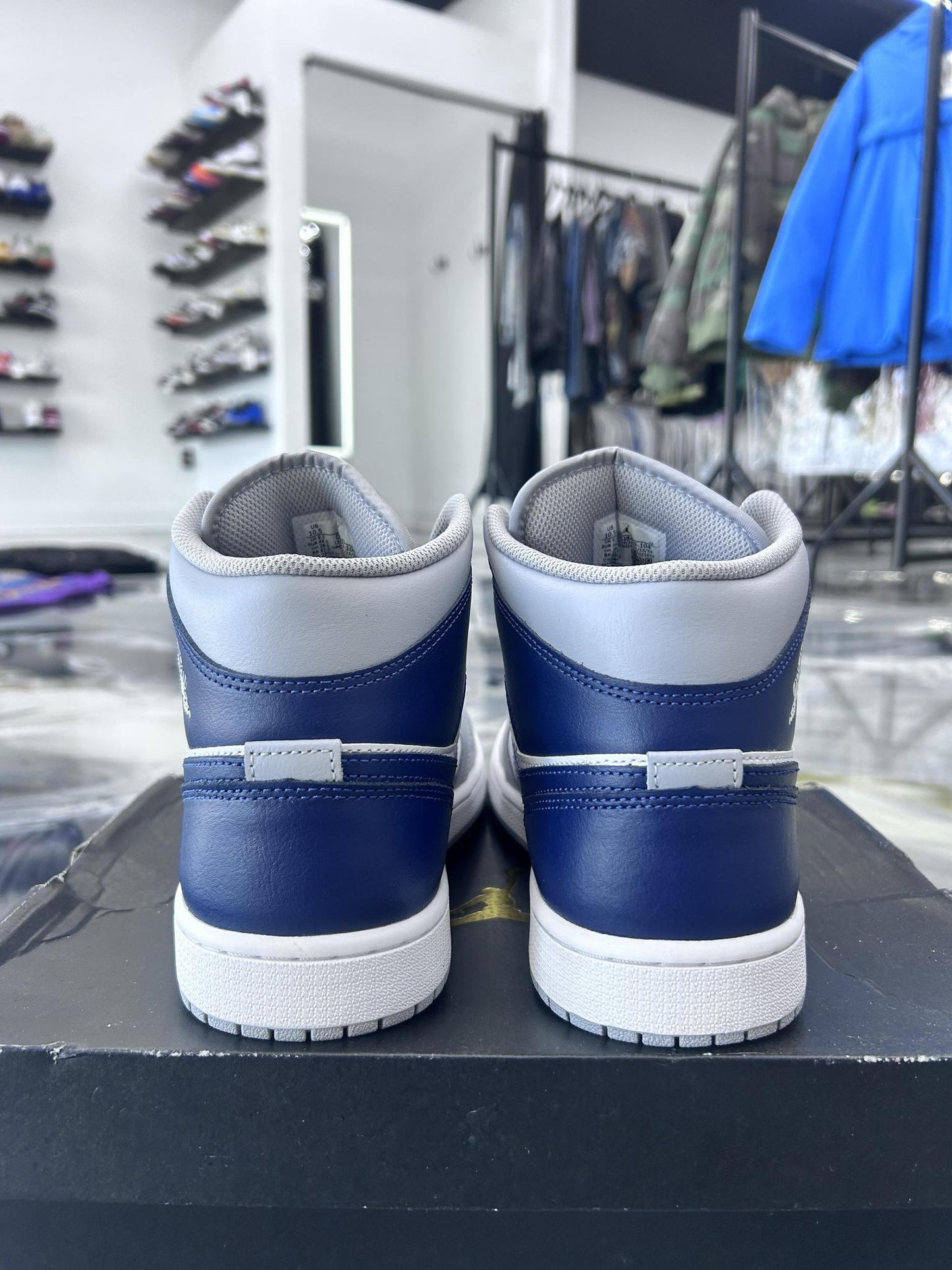 Jordan 1 Mid "Georgetown" Used Size 10.5