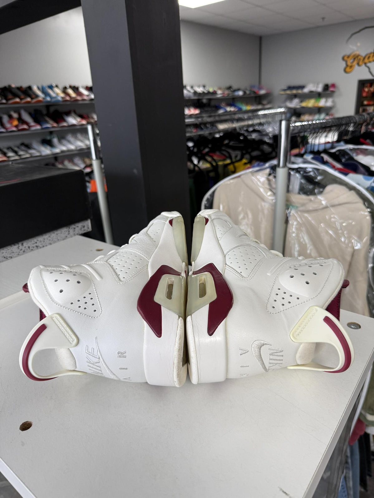 Jordan 6 "Maroon" Used Size 8.5
