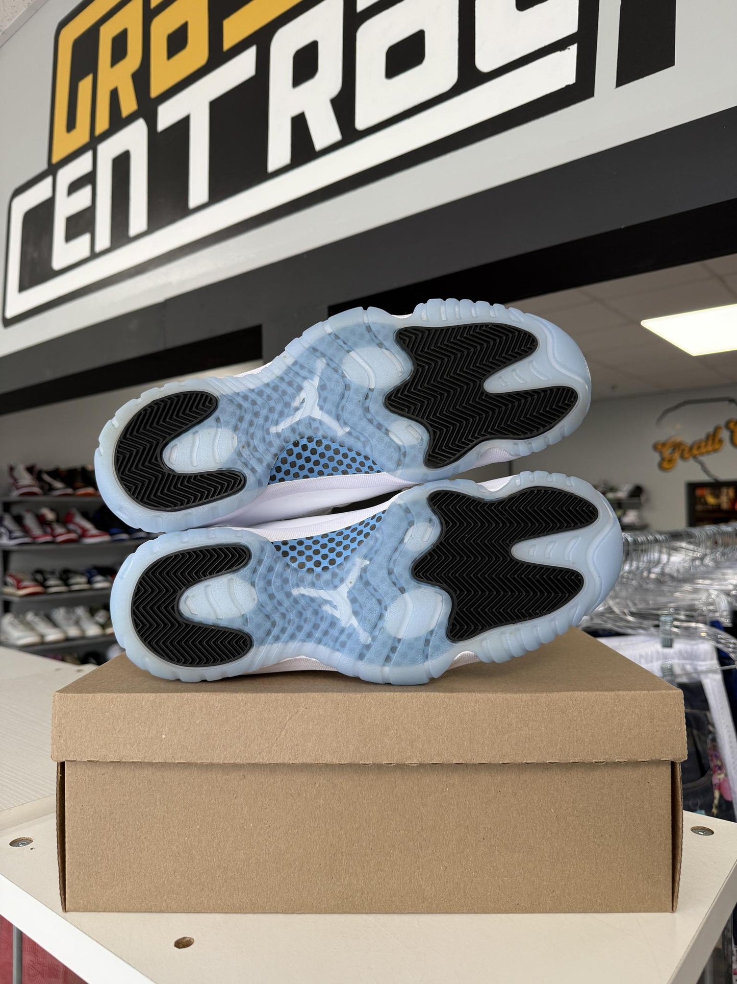 Jordan 11 "Legend Blue" Used Size 11.5