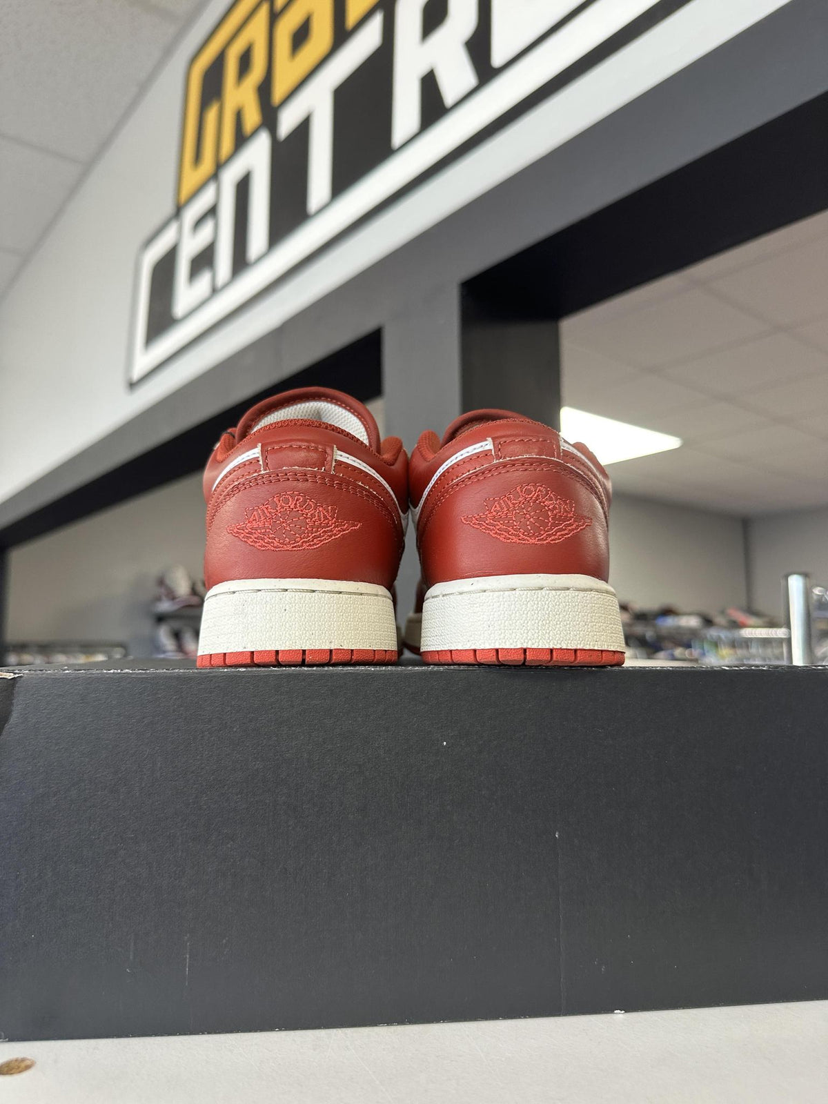 Jordan 1 Low Dune Red Used