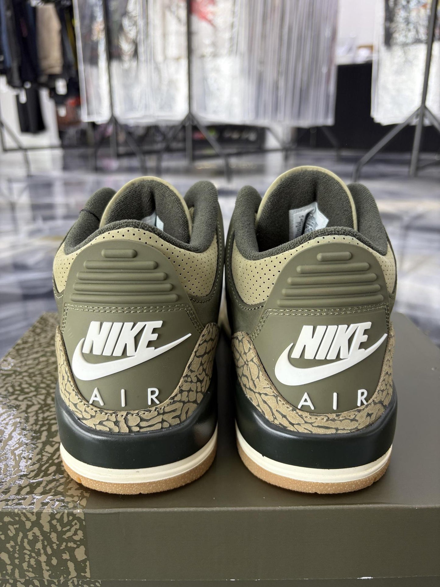 Jordan 3 "Family Affair" Used Size 9