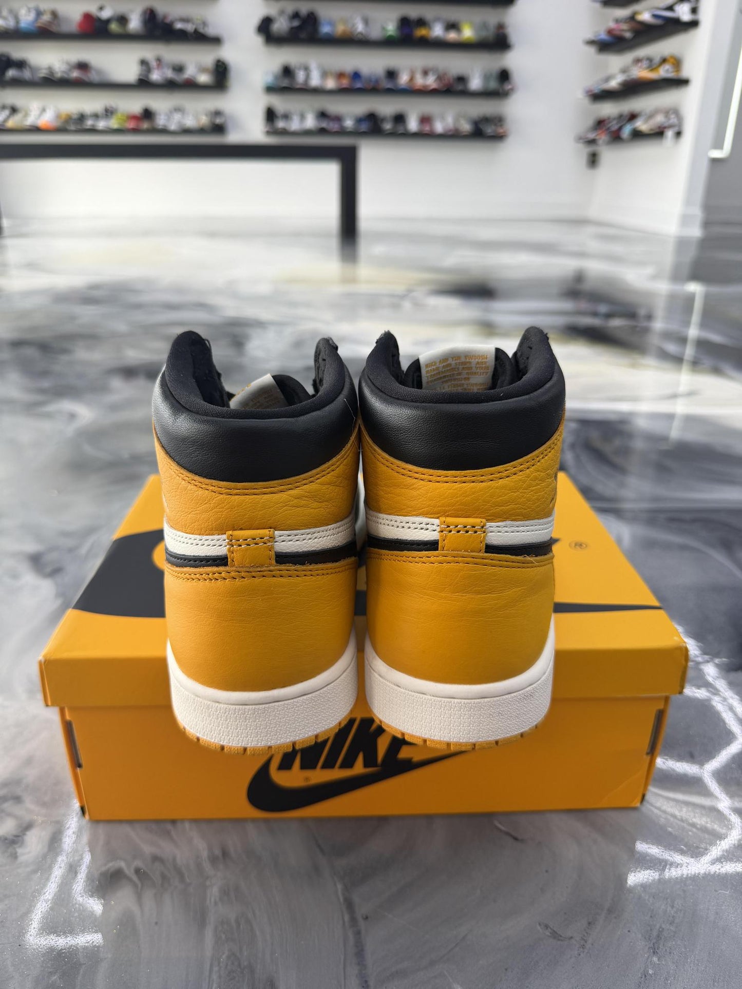 Jordan 1 "Taxi" Used Size 9.5