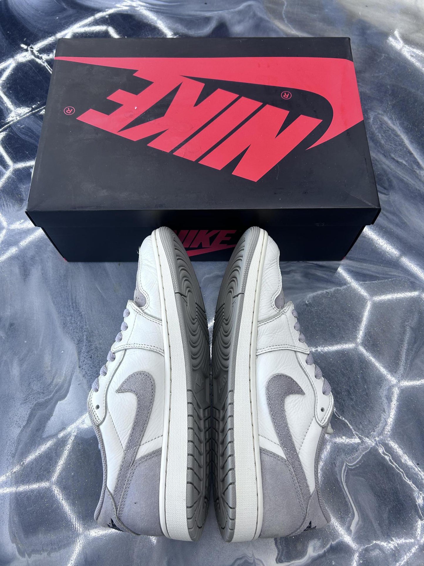 Jordan 1 Low "Atmosphere Grey" Used Size 10