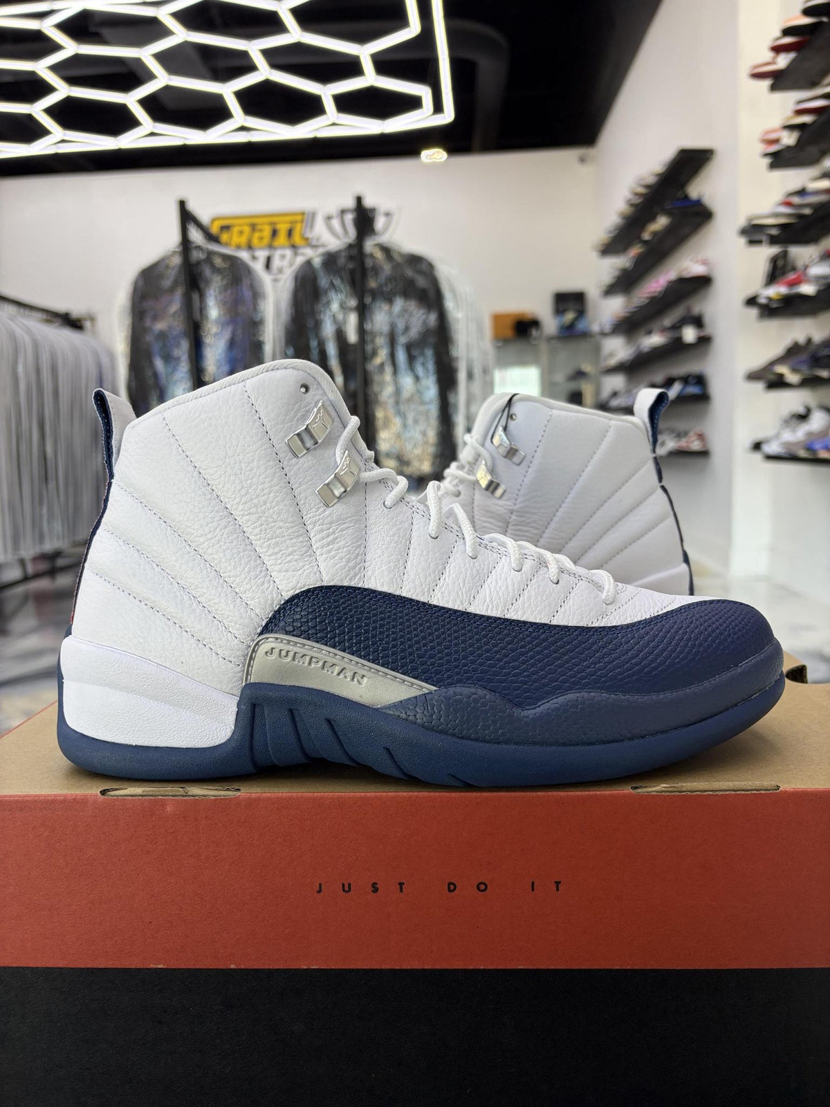 Jordan 12 "French Blue" Used Size 8.5