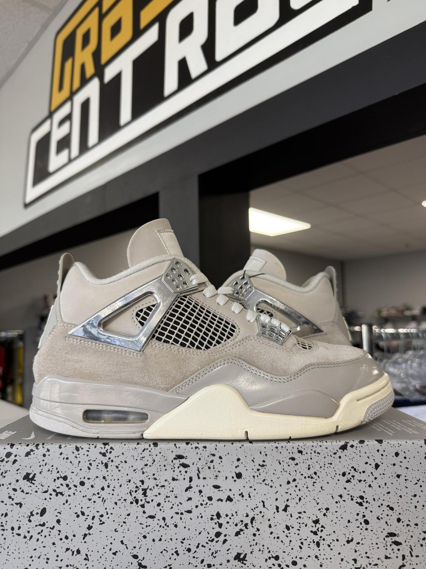 Jordan 4 "Frozen Moments" Used Size 8.5