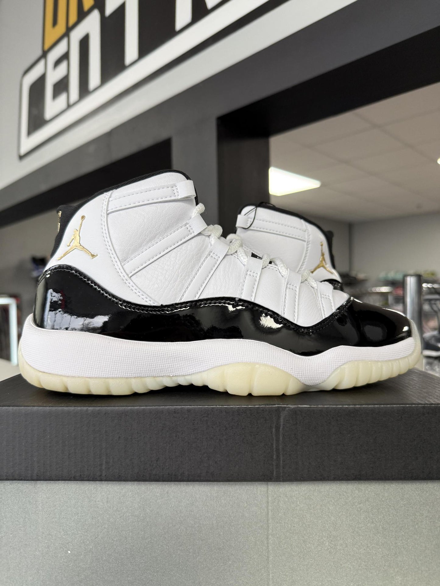 Jordan 11 "Gratitude" Used Size 7Y/8.5W
