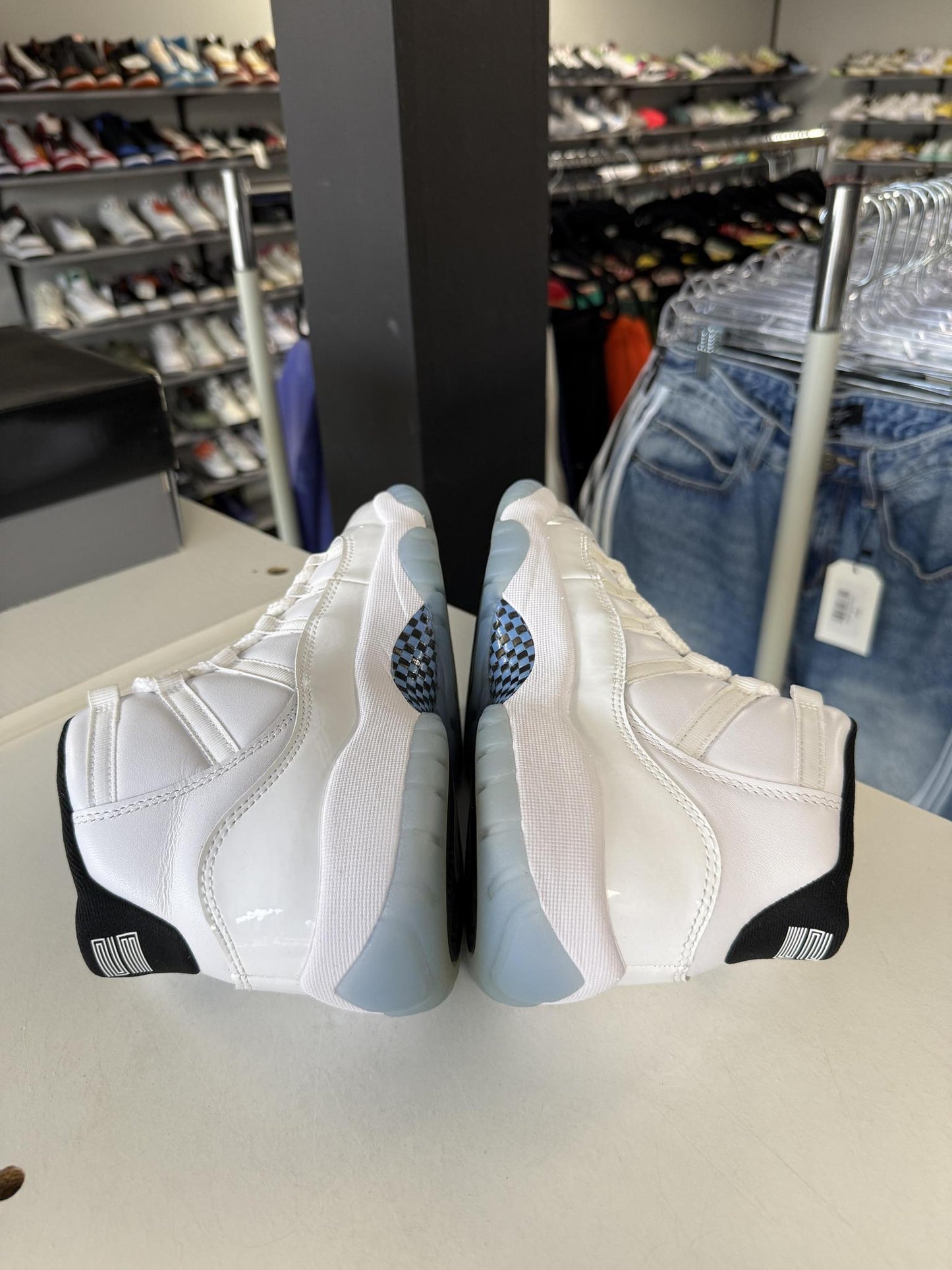 Jordan 11 "Legend Blue" Used Size 6.5Y/8W