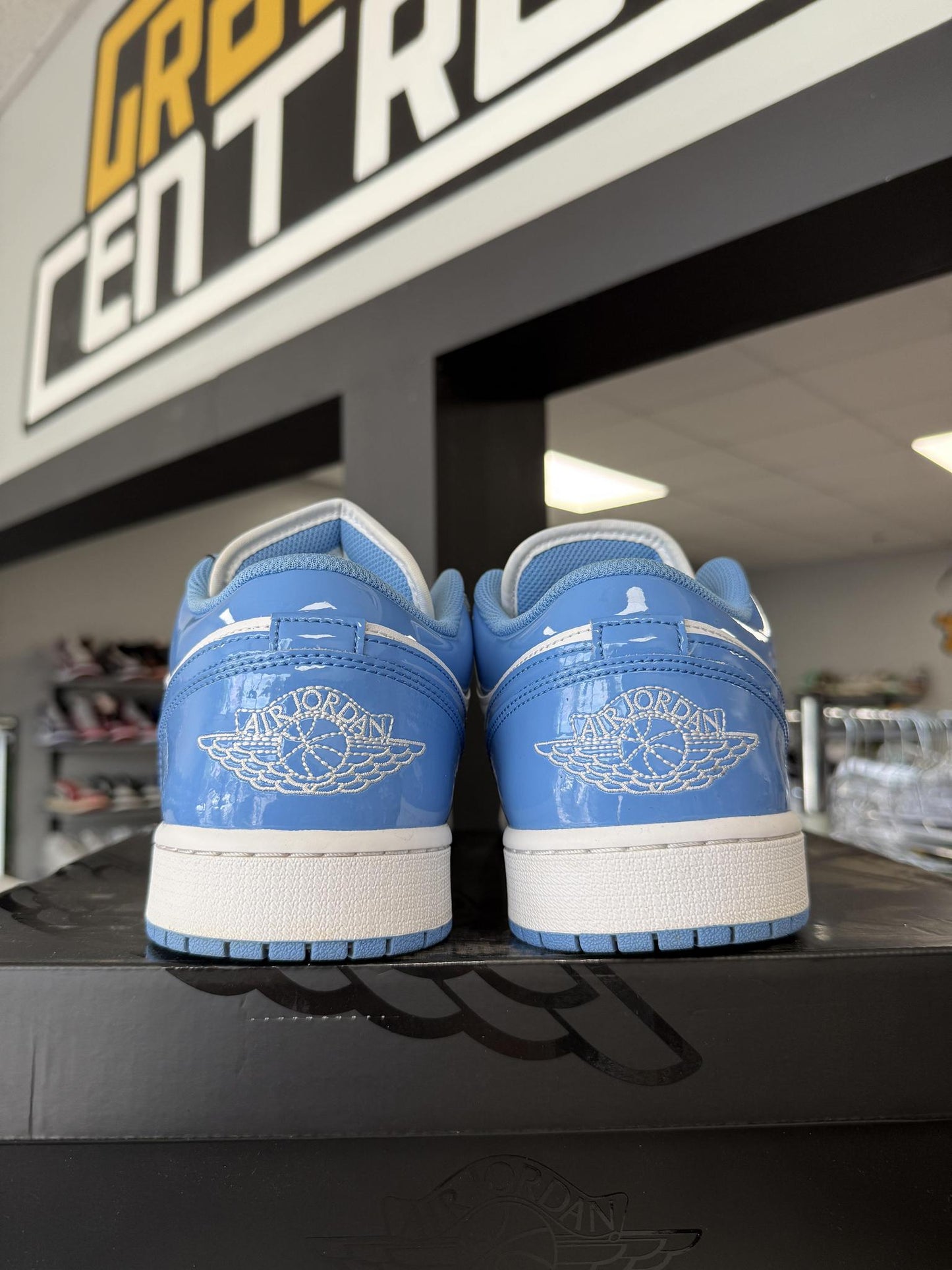 Jordan 1 Low "Legend Blue" Used Size 12