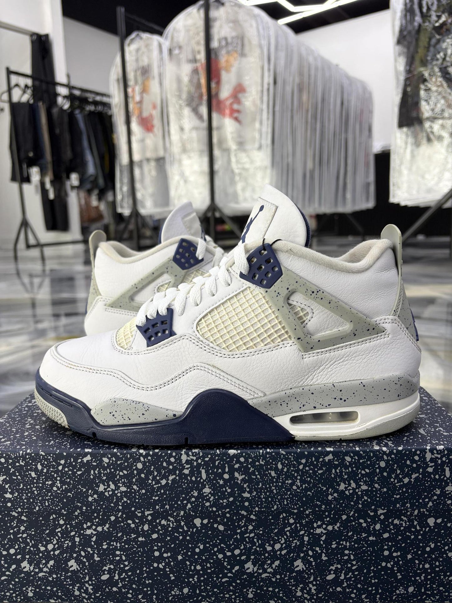 Jordan 4 "Midnight Navy" Used Size 9