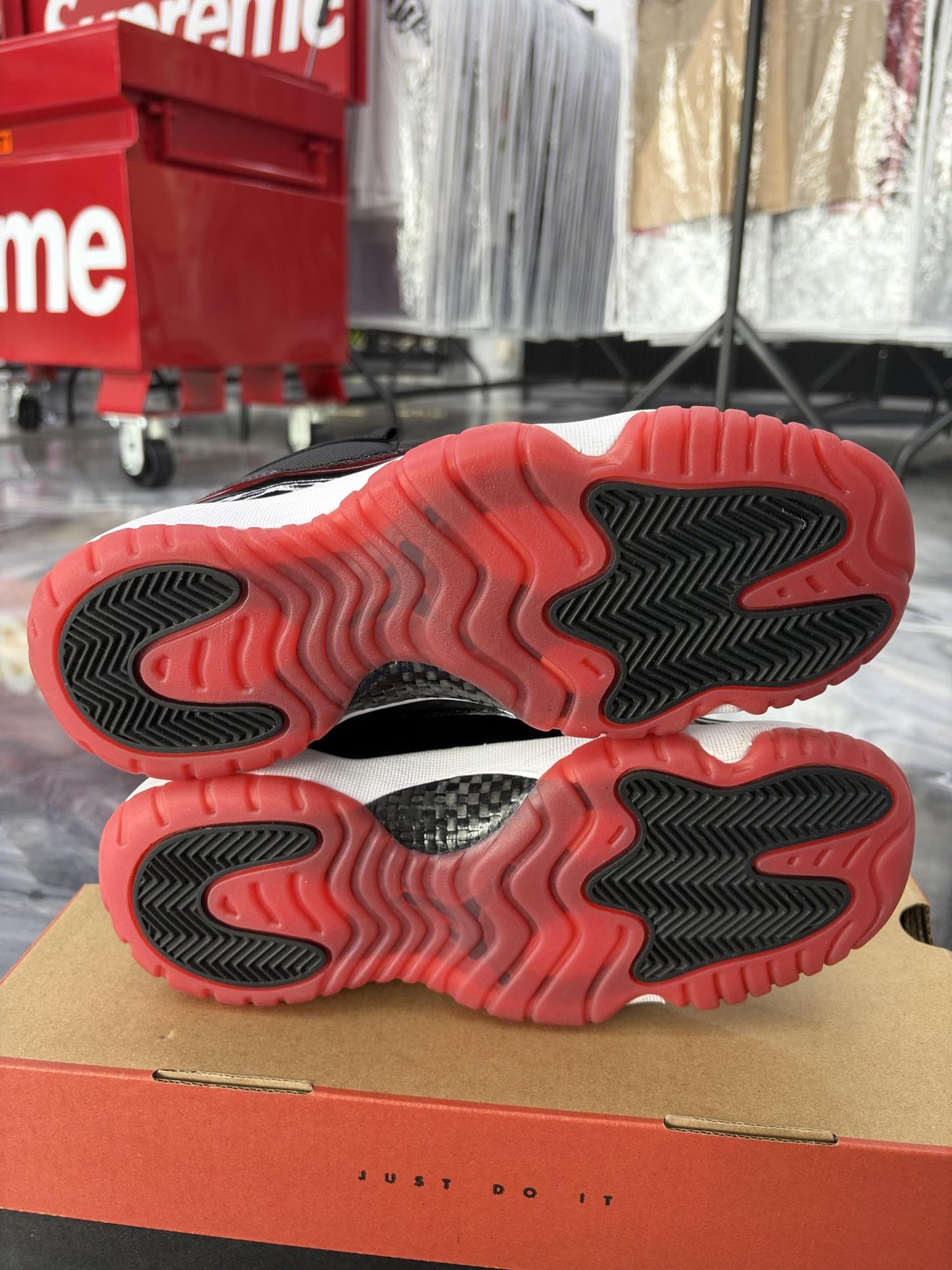Jordan 11 Low "Bred" Used Size 7Y/8.5W