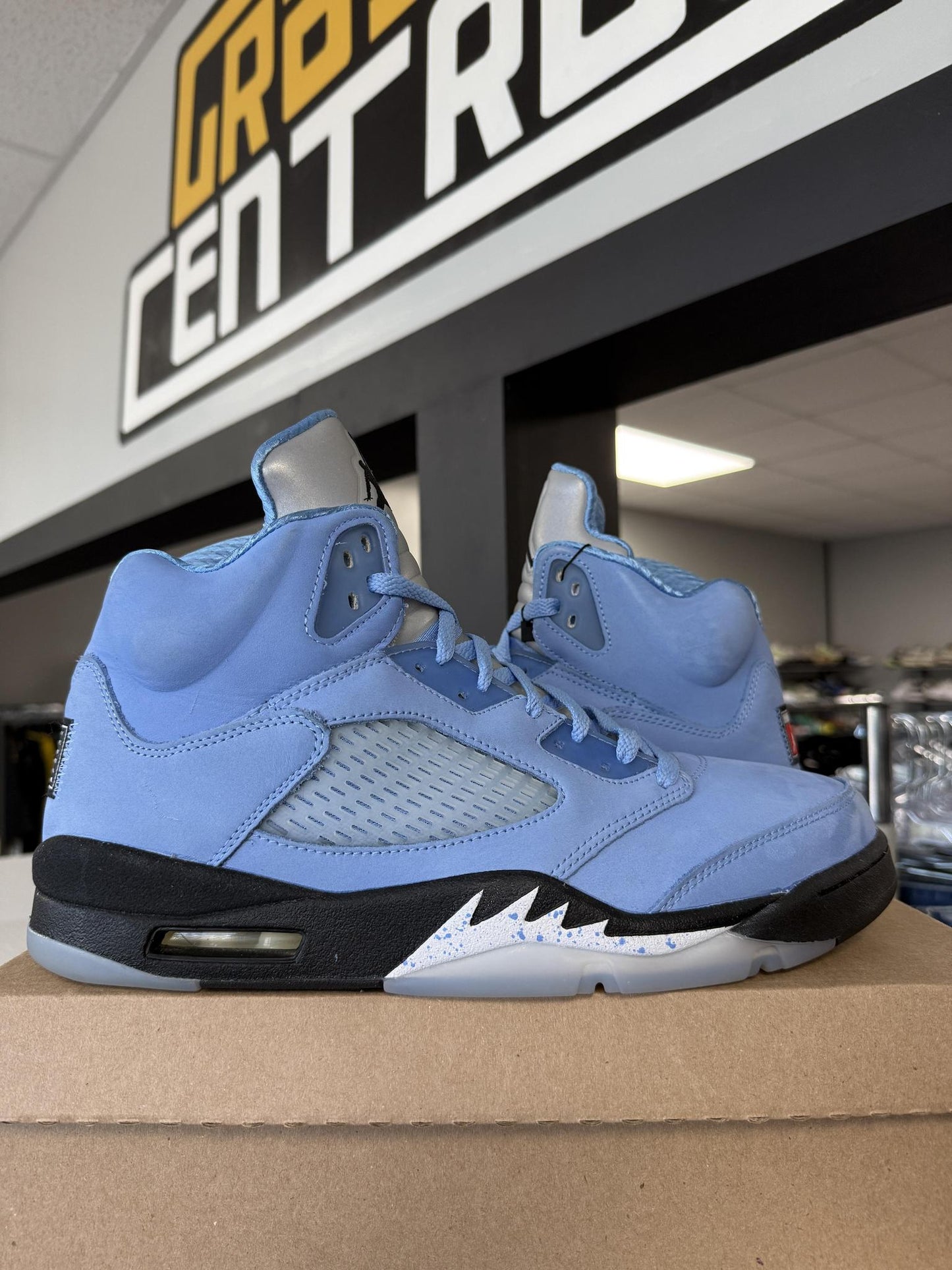 Jordan 5 "University Blue" Used Size 13