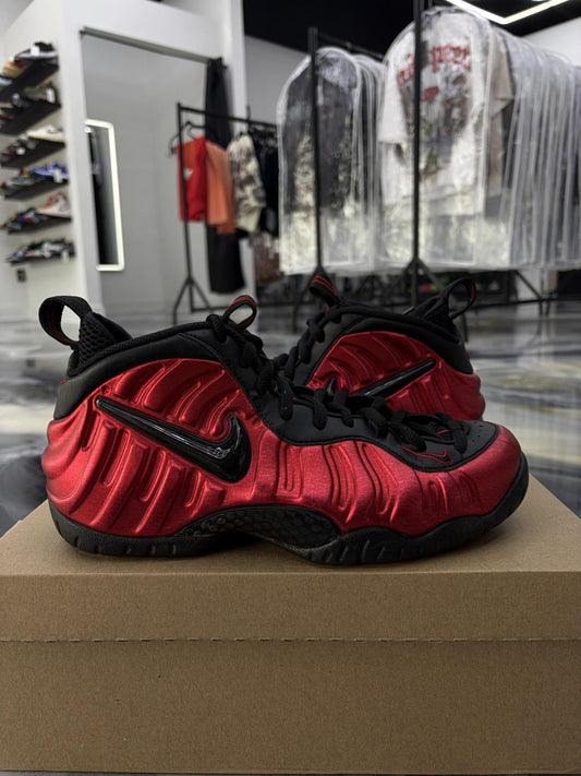 Nike Air Foamposite  "University Red" Used Size 8