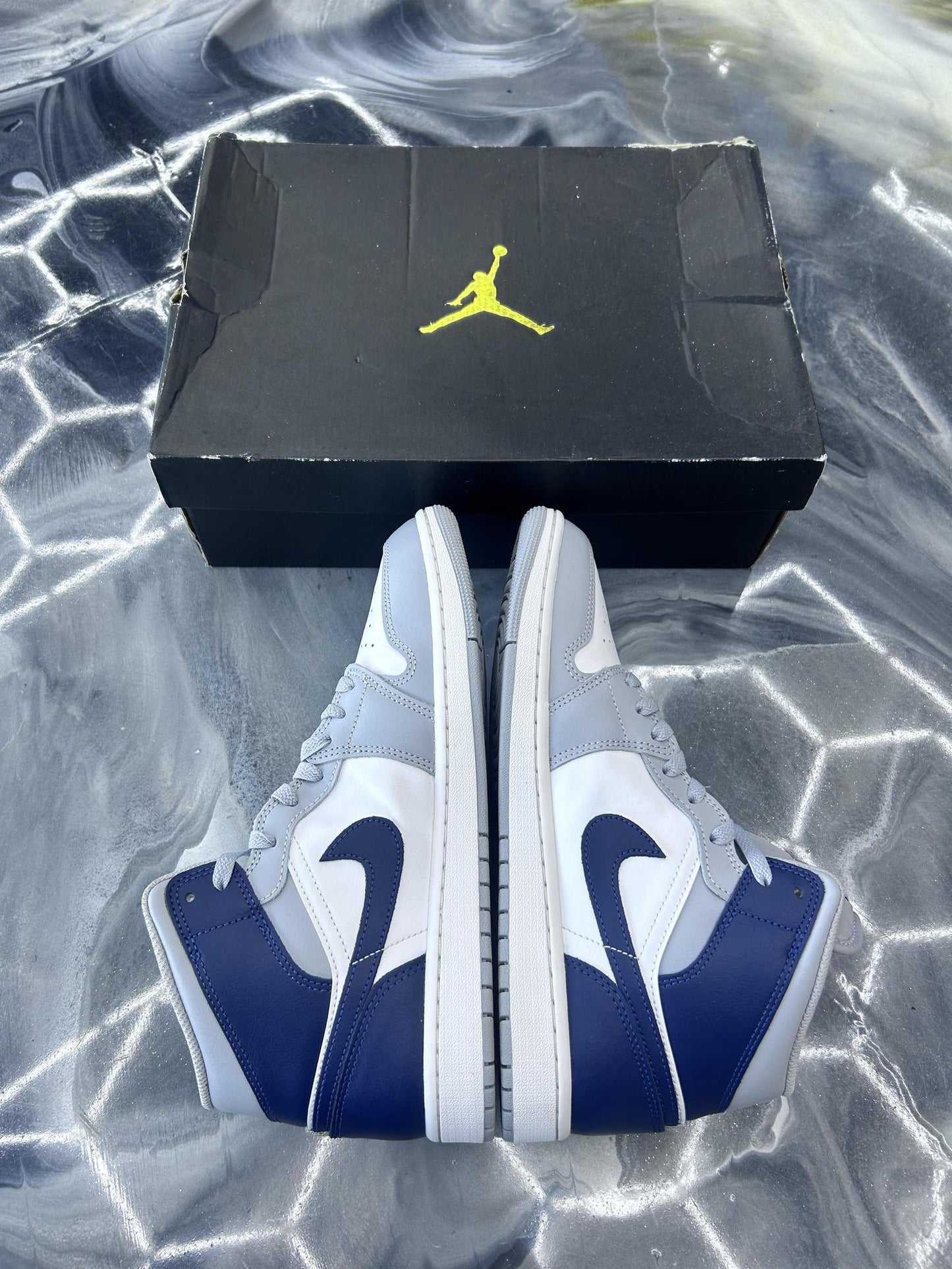 Jordan 1 Mid "Georgetown" Used Size 10.5