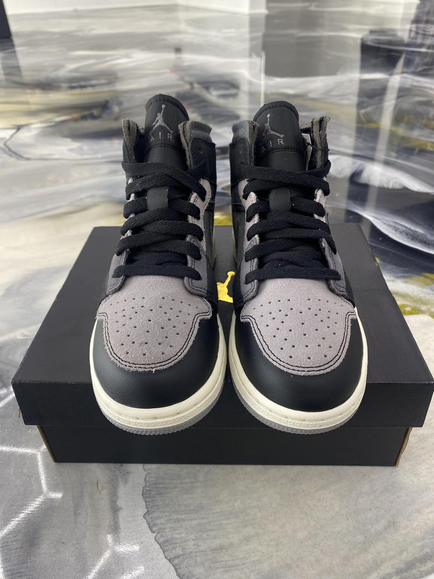 Jordan 1 Mid Craft "Inside Out Black" Used Size 5Y/6.5W
