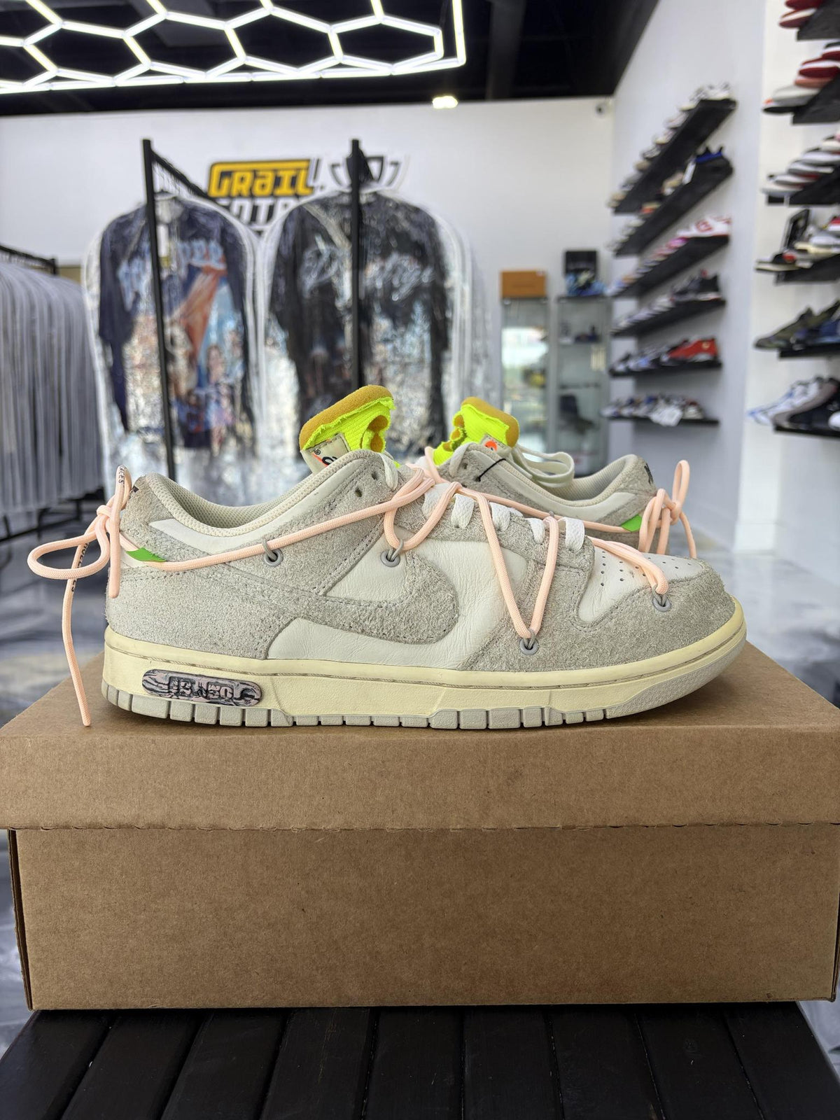 Nike Dunk Low Off White "Lot 12" Used Size 9.5