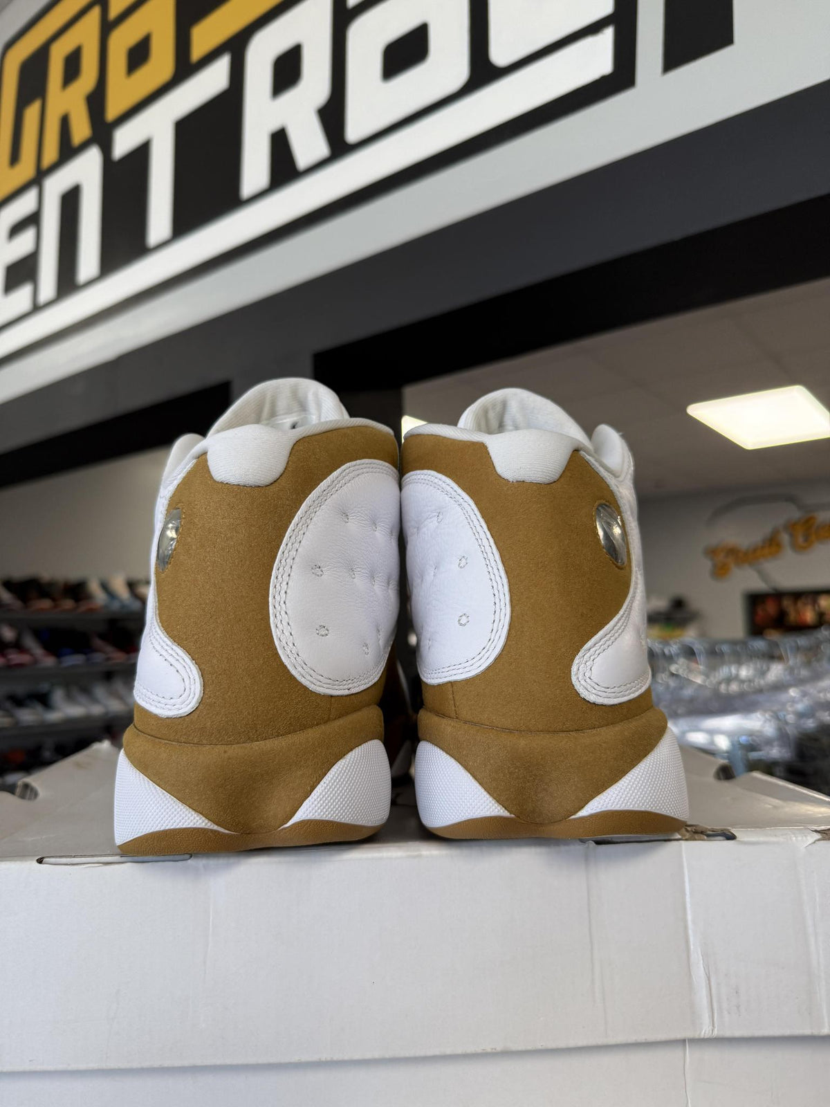 Jordan 13 "Wheat" Used Size 13