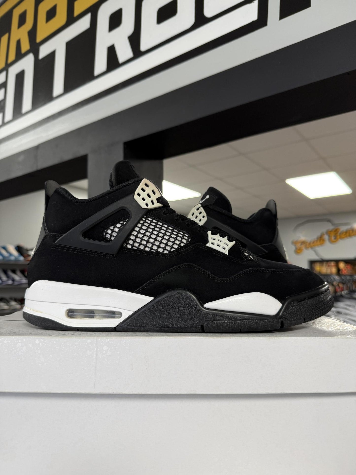 Jordan 4 "White Thunder" Used Size 12