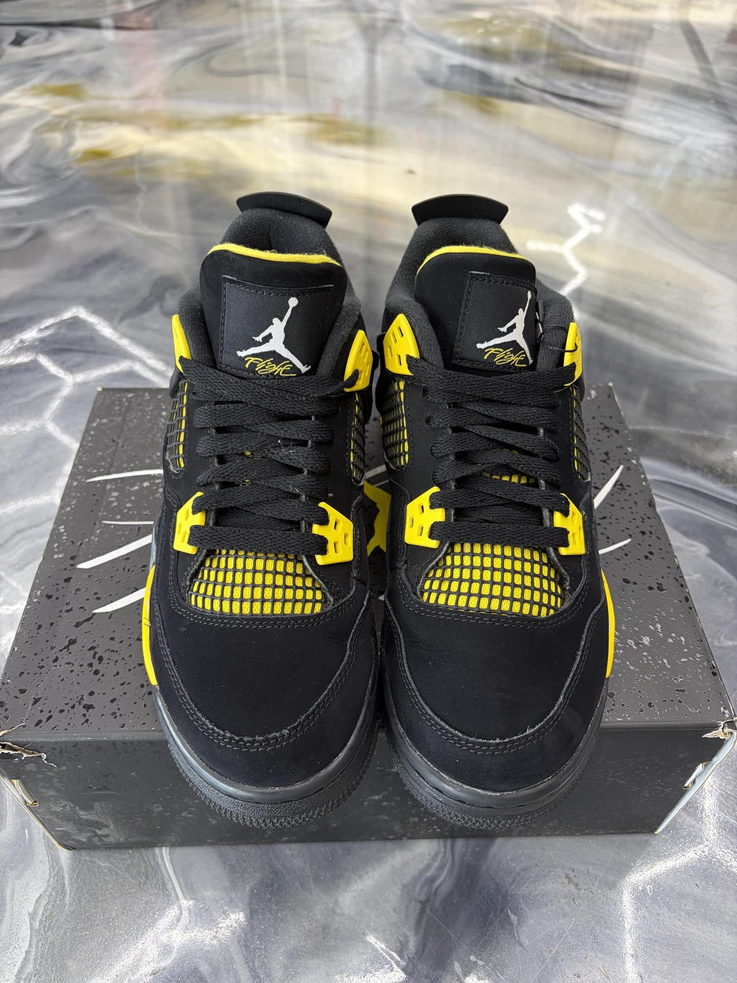 Jordan 4 "Thunder" Used Size 6.5Y/8W