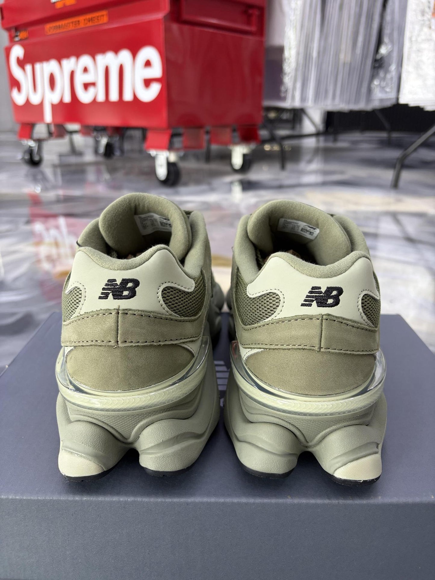 New Balance 9060 "Dark Olivine" Used Size 9