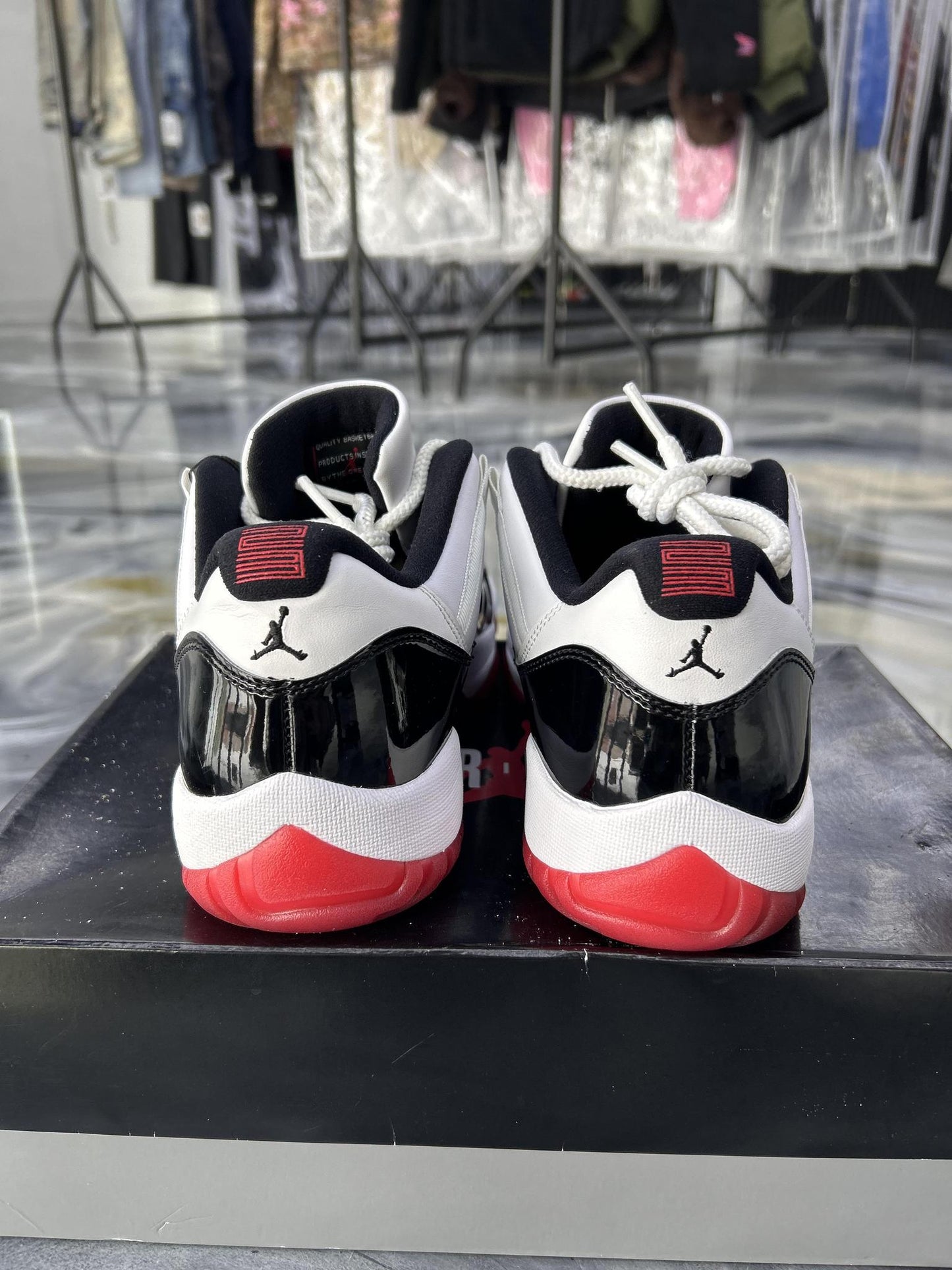Jordan 11 "Concord Bred" Used Size 9.5