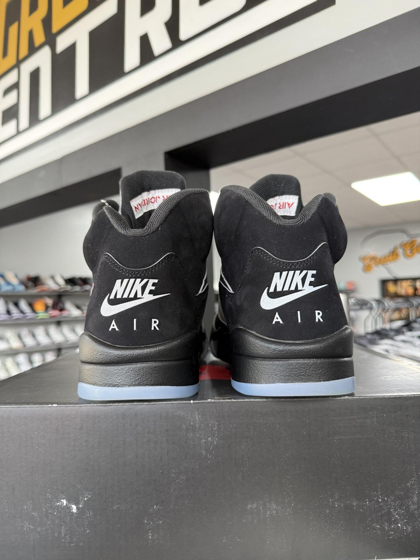 Jordan 5 "Metallic Reimagined" Used Size 11.5