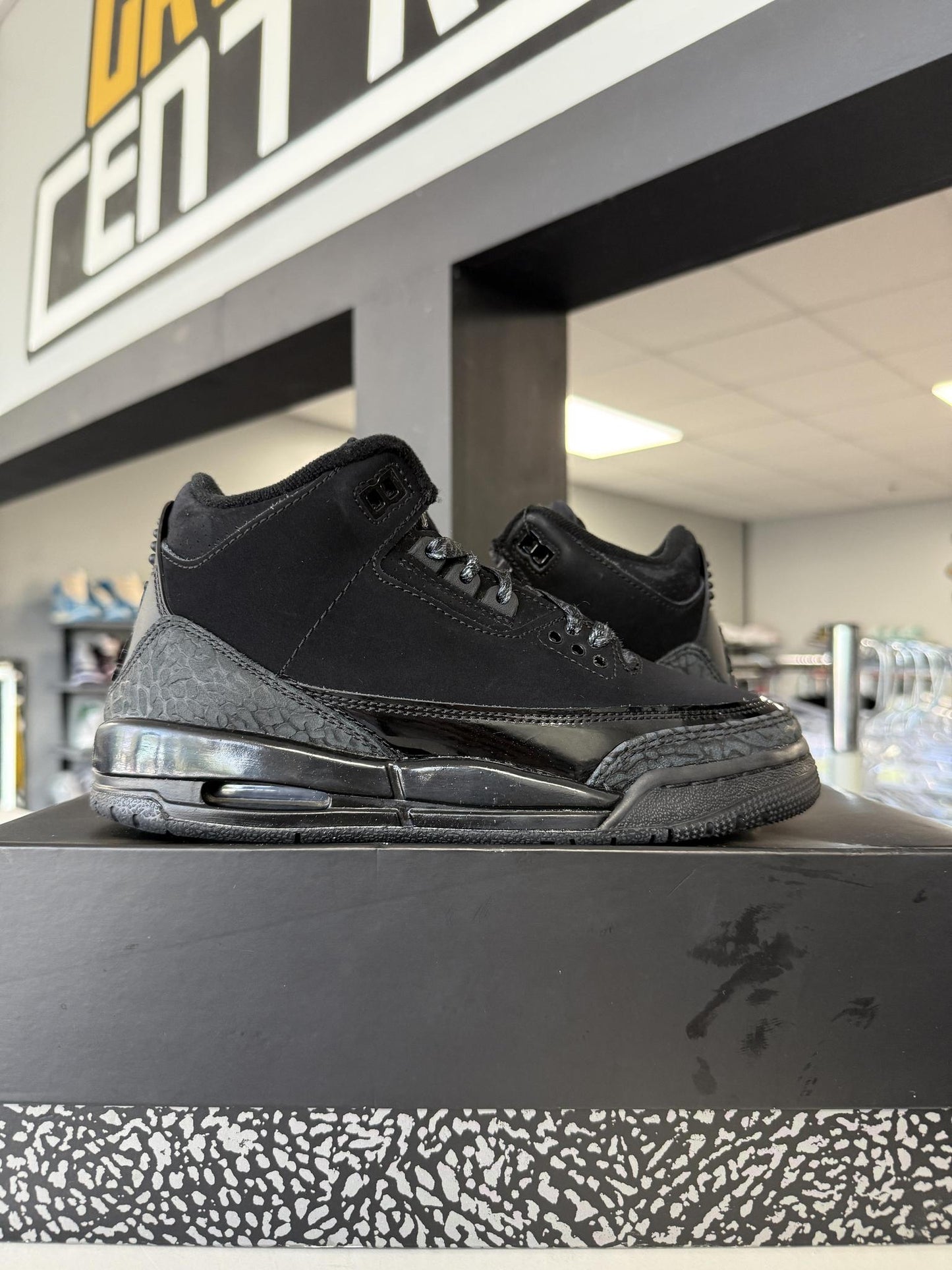 Jordan 3 Black Cat Used Size 3.5Y/5W