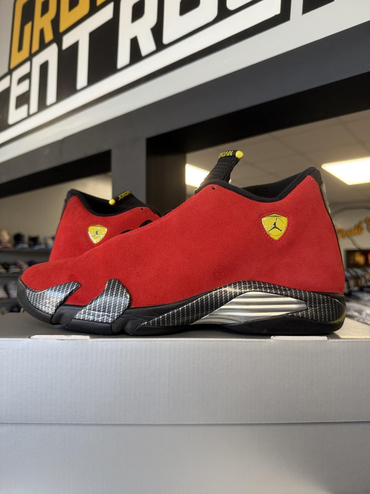 jordan 14 "Ferrari" Used Size 13