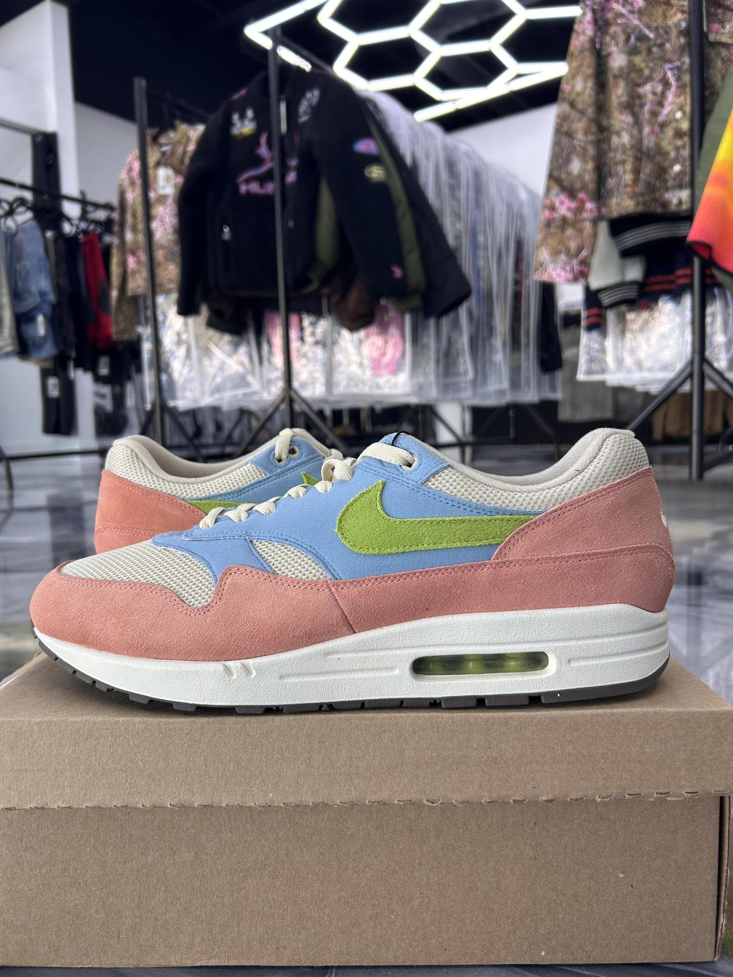 Nike Air Max 1 "Madder Root" Used Size 15