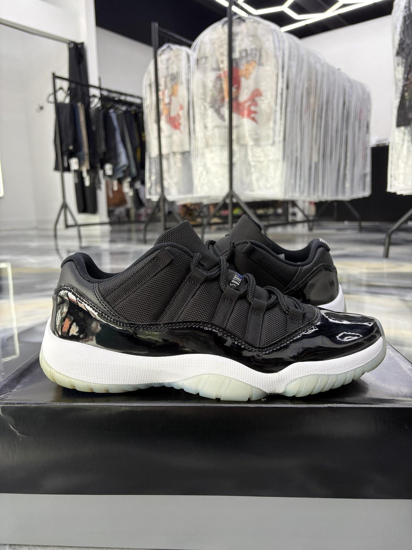 Jordan 11 Low "Space Jam" Used Size 9.5