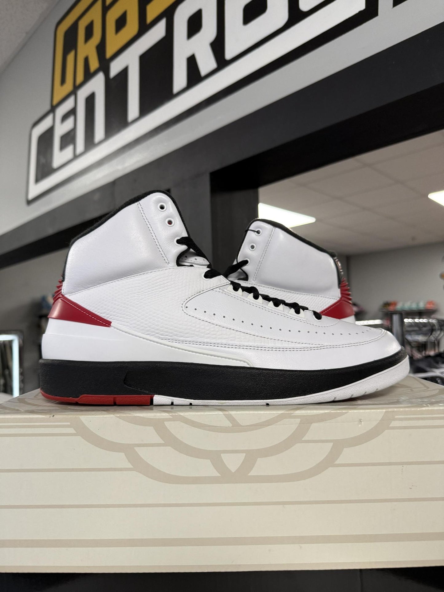 Jordan 2 "Chicago" Used Size 12