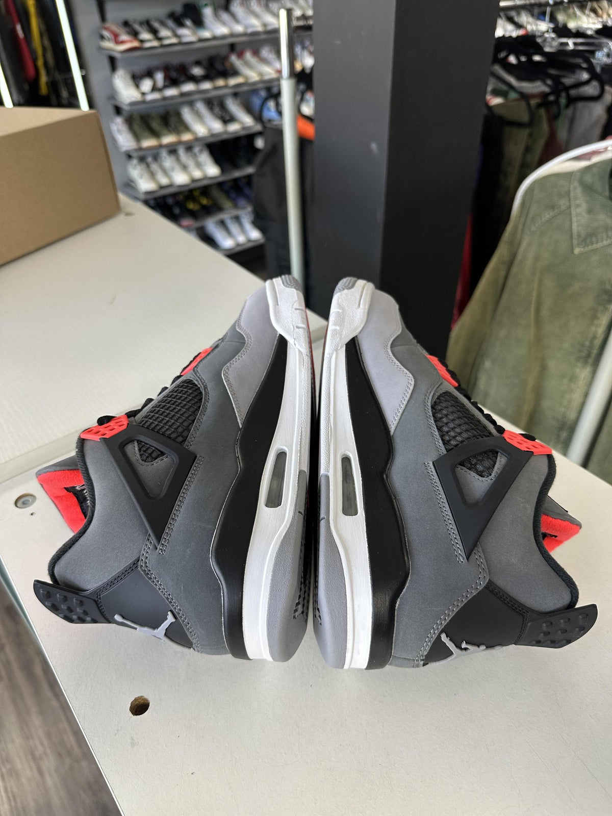 Jordan 4 "Infrared" Used Size 9