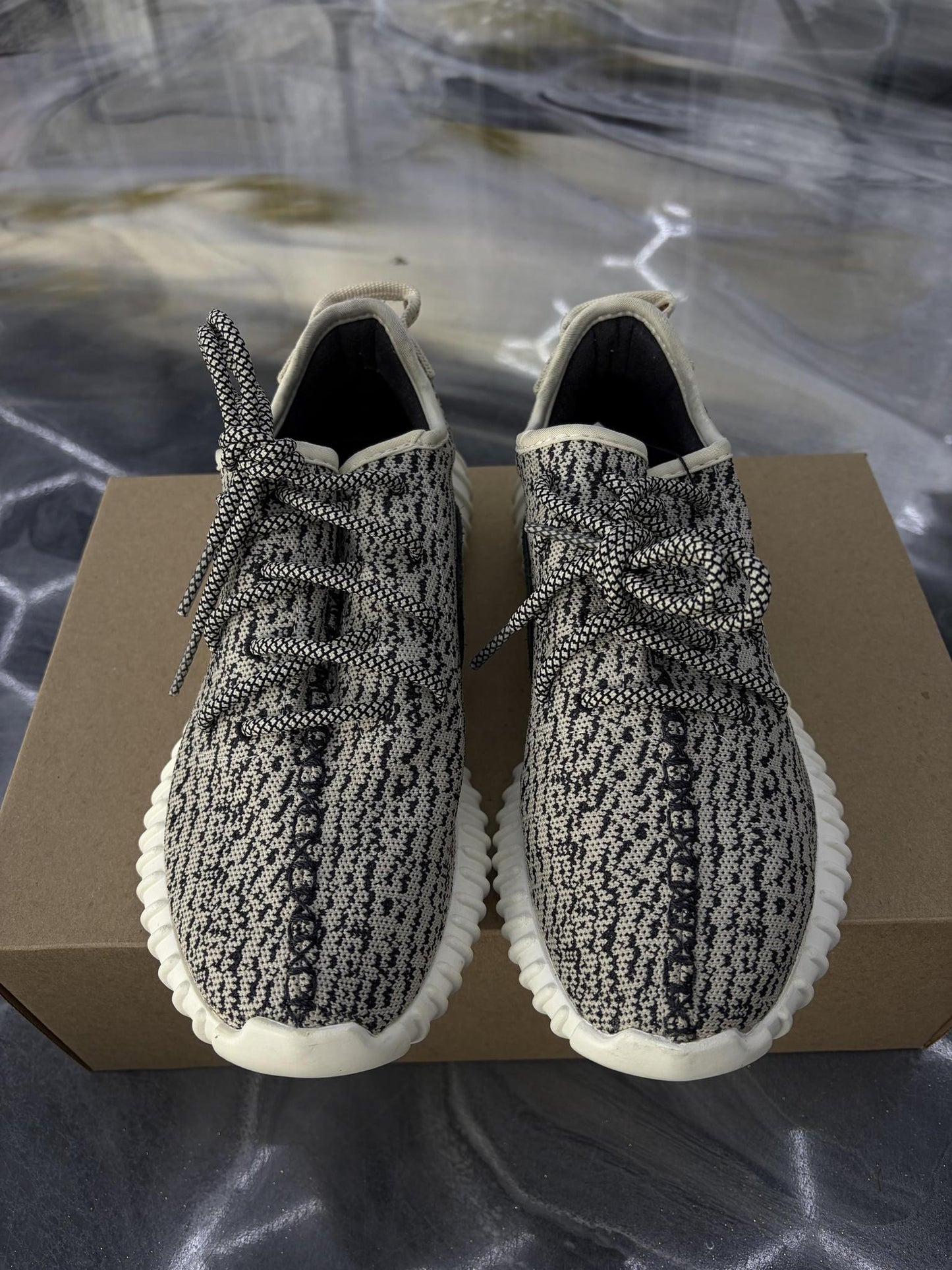 Adidas Yeezy 350 "Turtledove" Used Size 7Y/8.5W