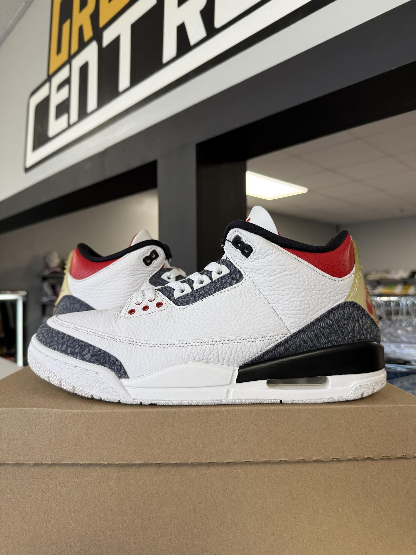 Jordan 3 "Denim Fire Red" Used Size 11