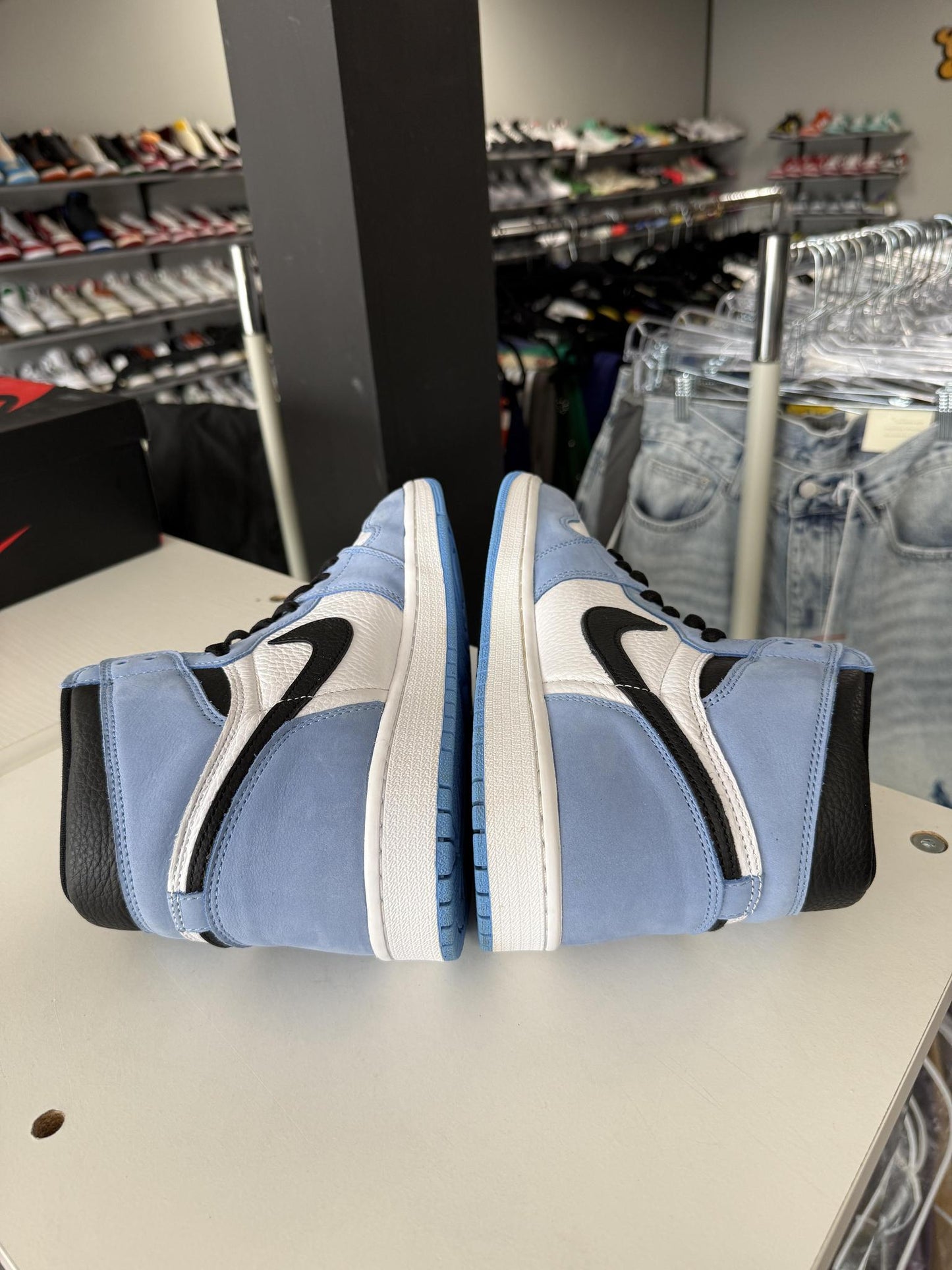 Jordan 1 "University Blue" Used Size 10.5
