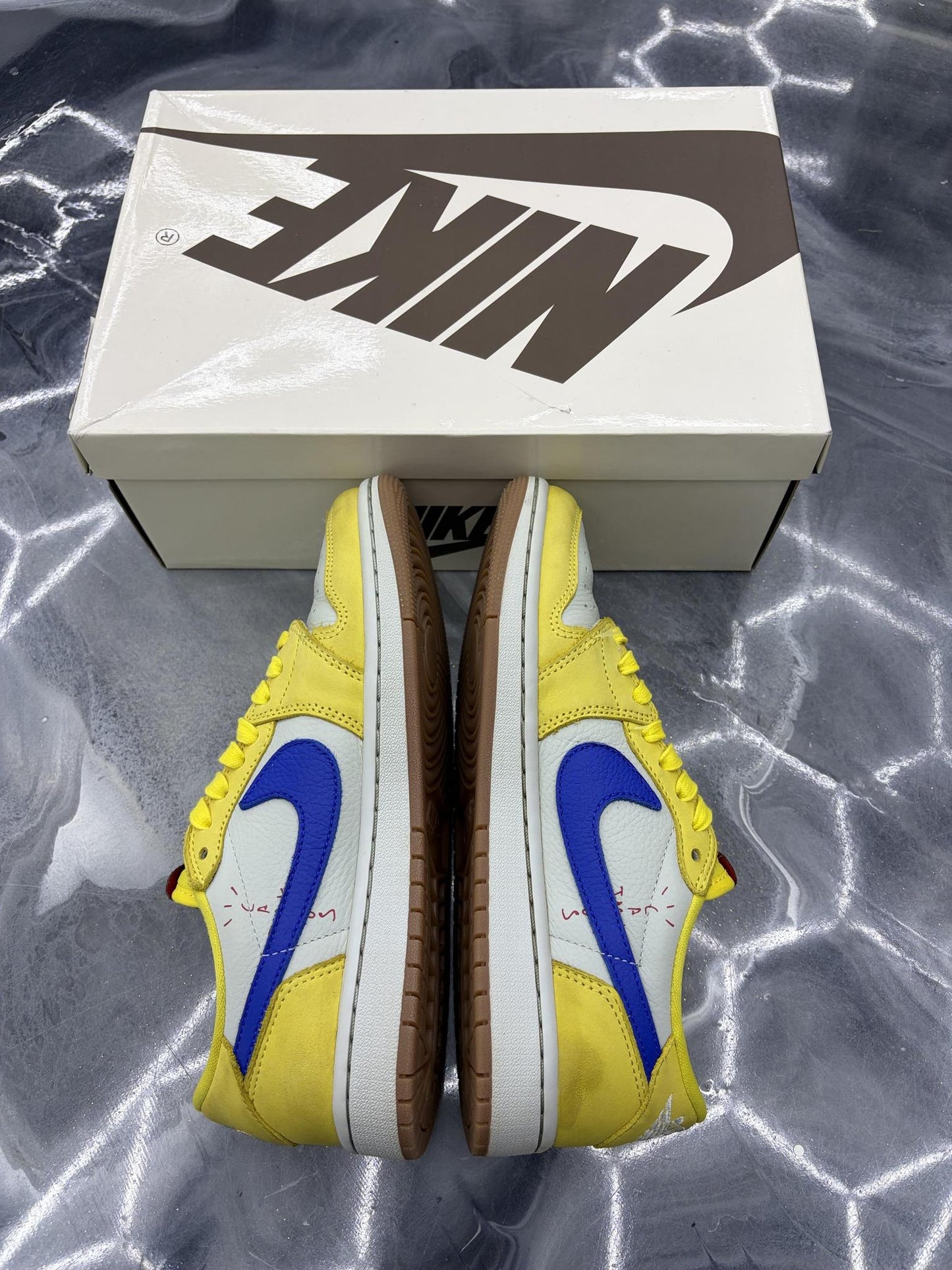 Jordan 1 Low Travis Scott "Canary" Used Size 6Y/7.5W
