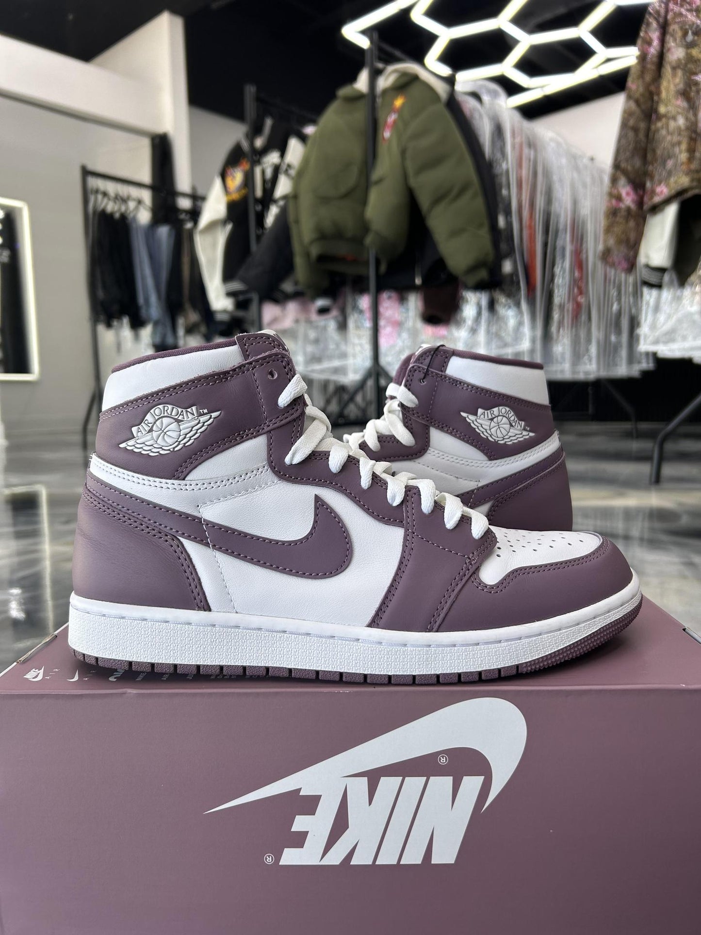 Jordan 1 "Mauve" Used Size 9