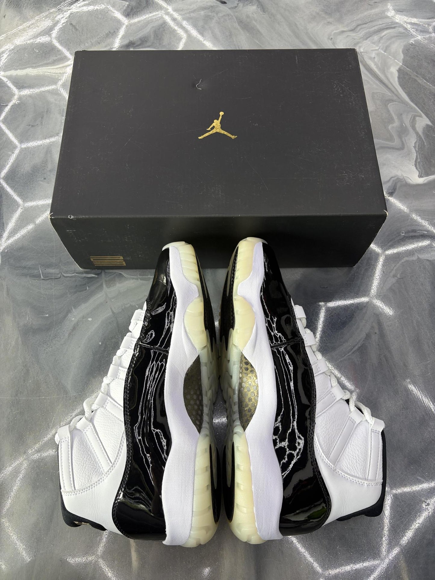 Jordan 11 "Gratitude" Used Size 9