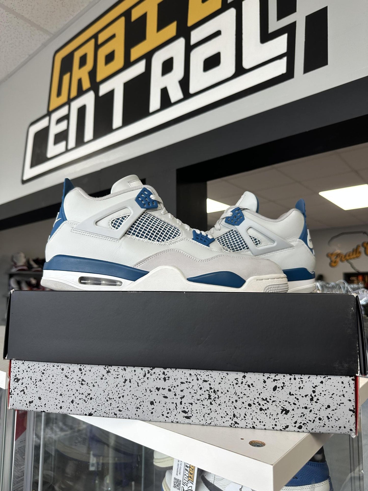 Jordan 4 "Military Blue" Size 15