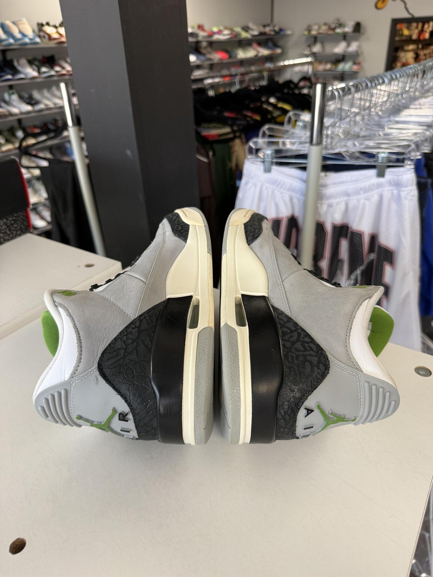 Jordan 3 "Chlorophyll" Used Size 9