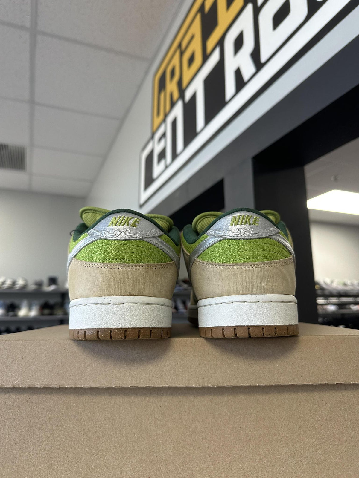 Nike SB Dunk Low "Escargot" Size 13 Used