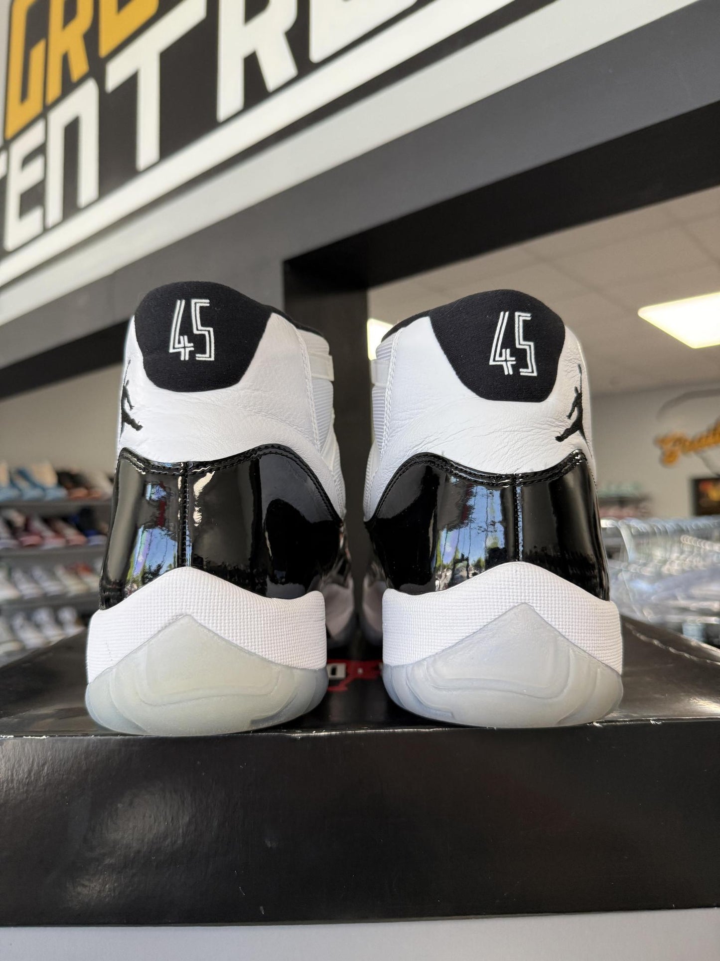 Jordan 11 "Concord" Used Size 14