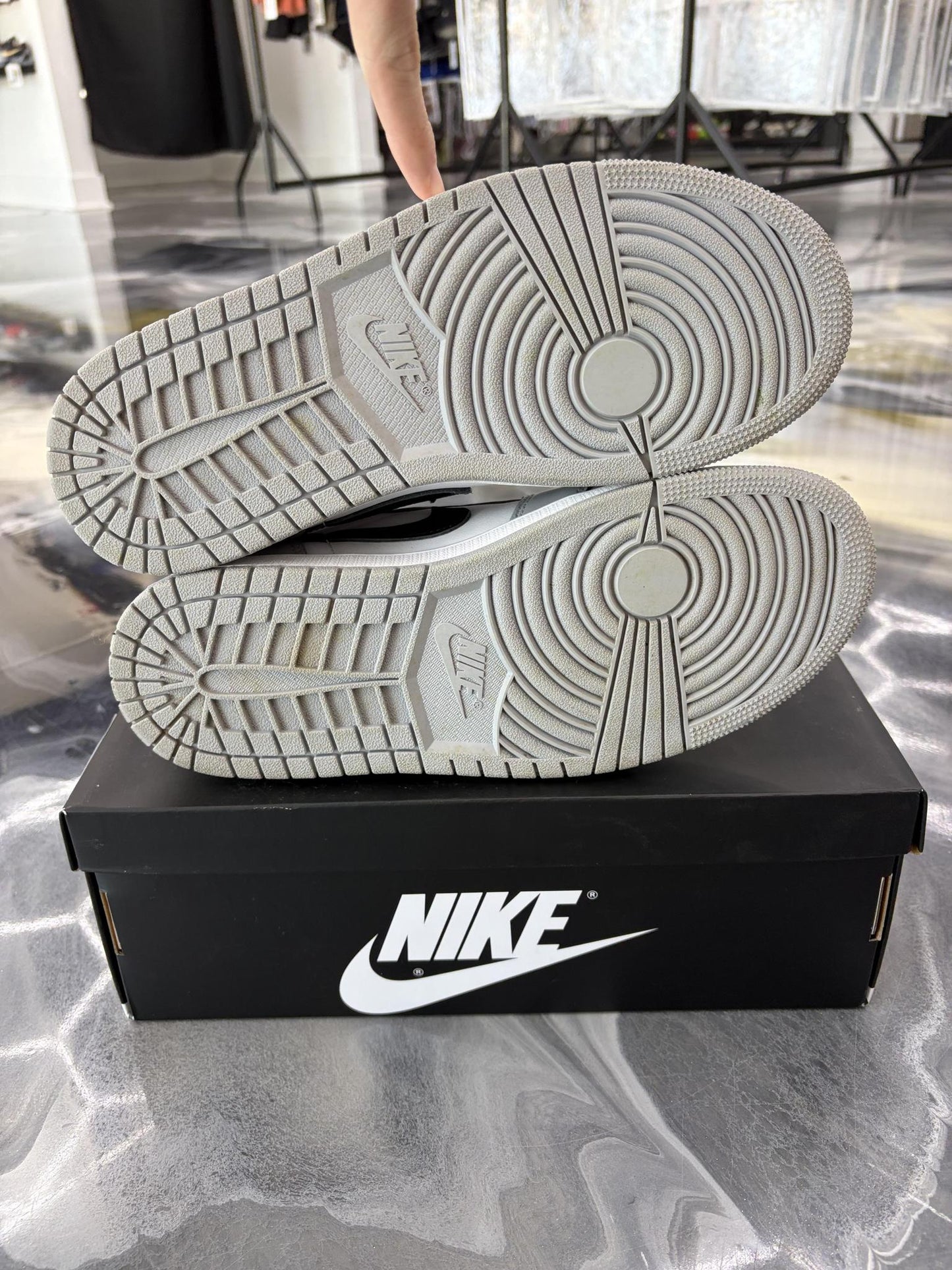 Jordan 1 Low "Barons" Used Size 9