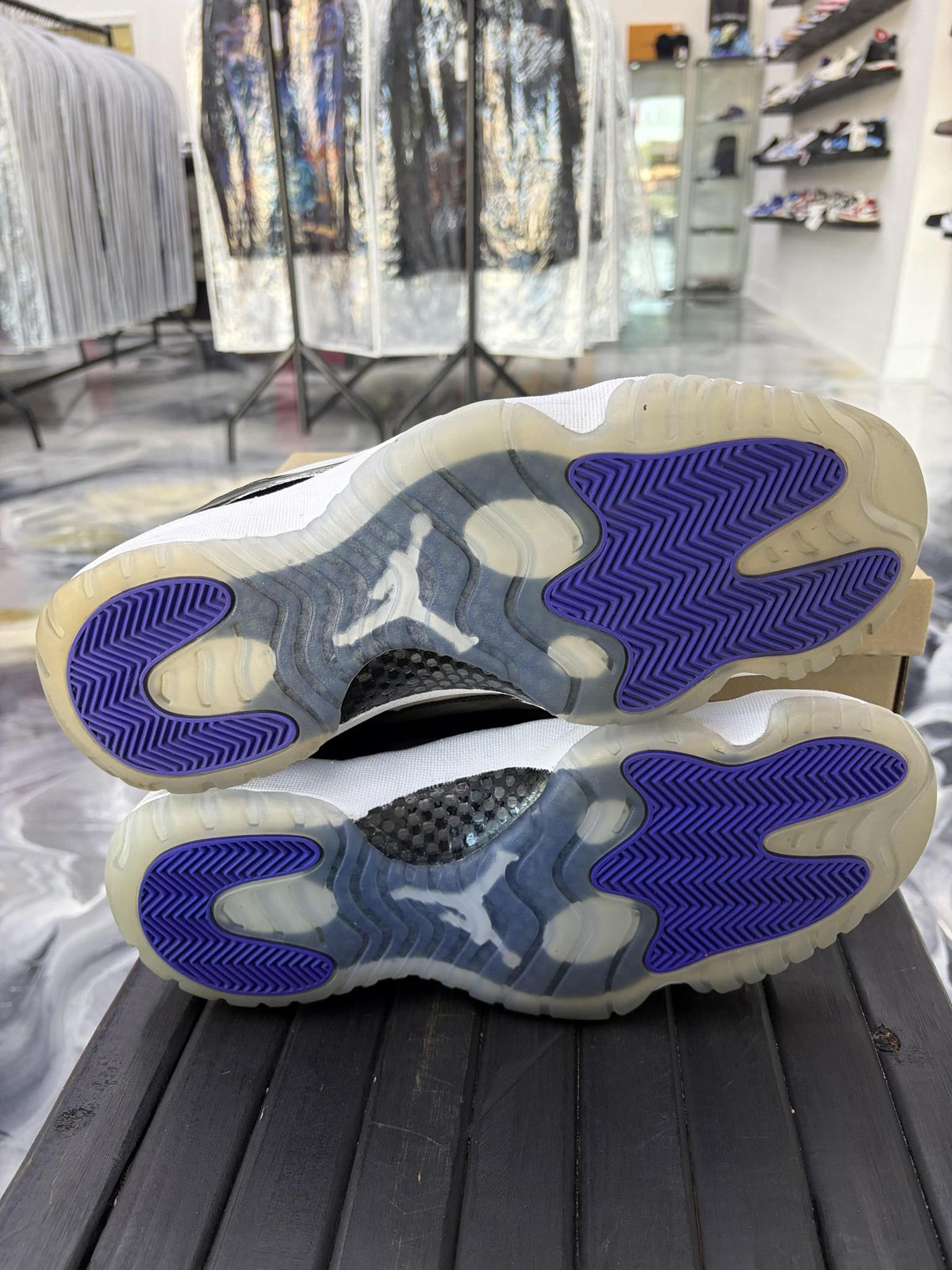 Jordan 11 Low "Concord" Used Size 12