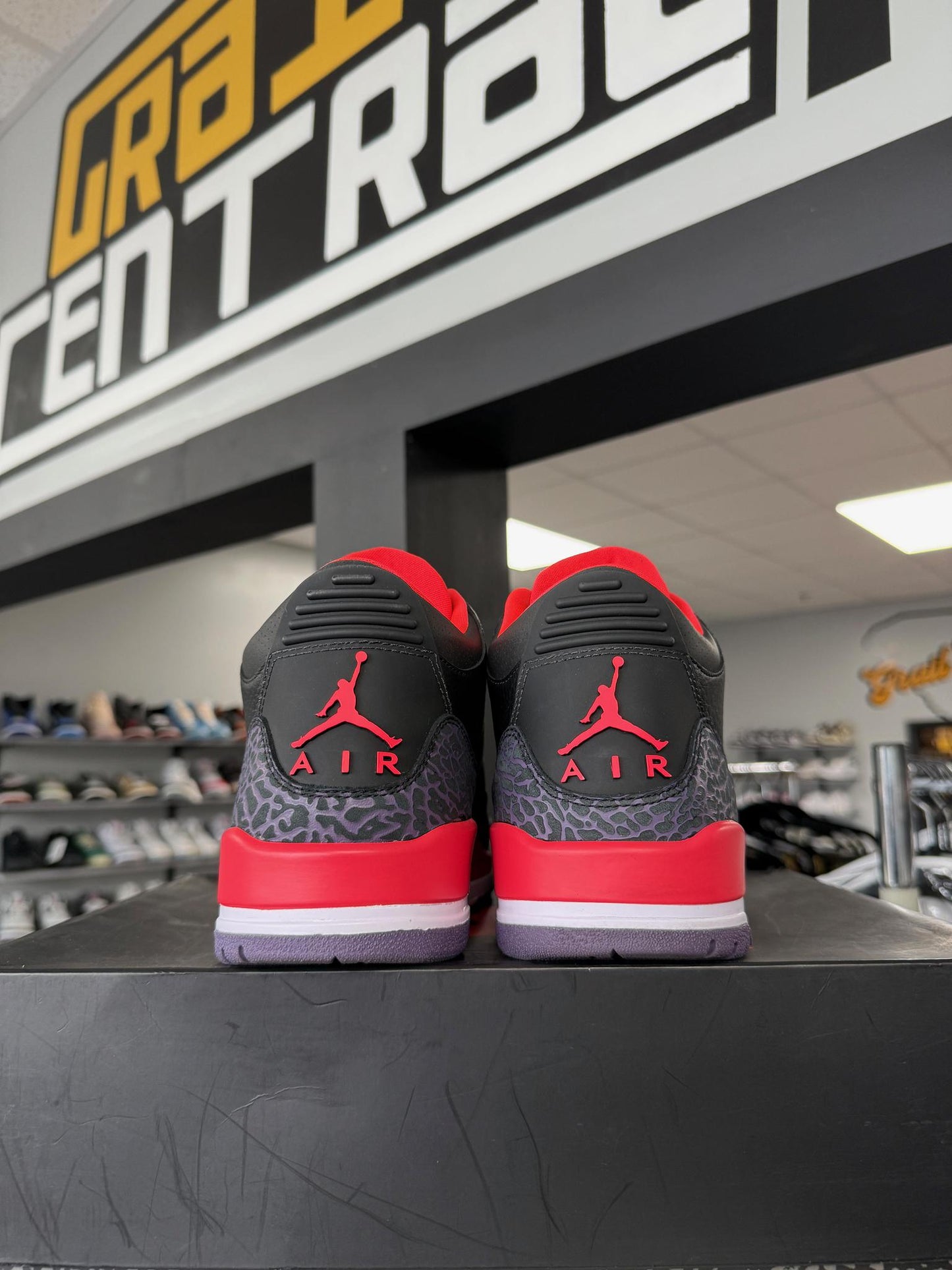 Jordan 3 "Crimson" Used Size 10.5