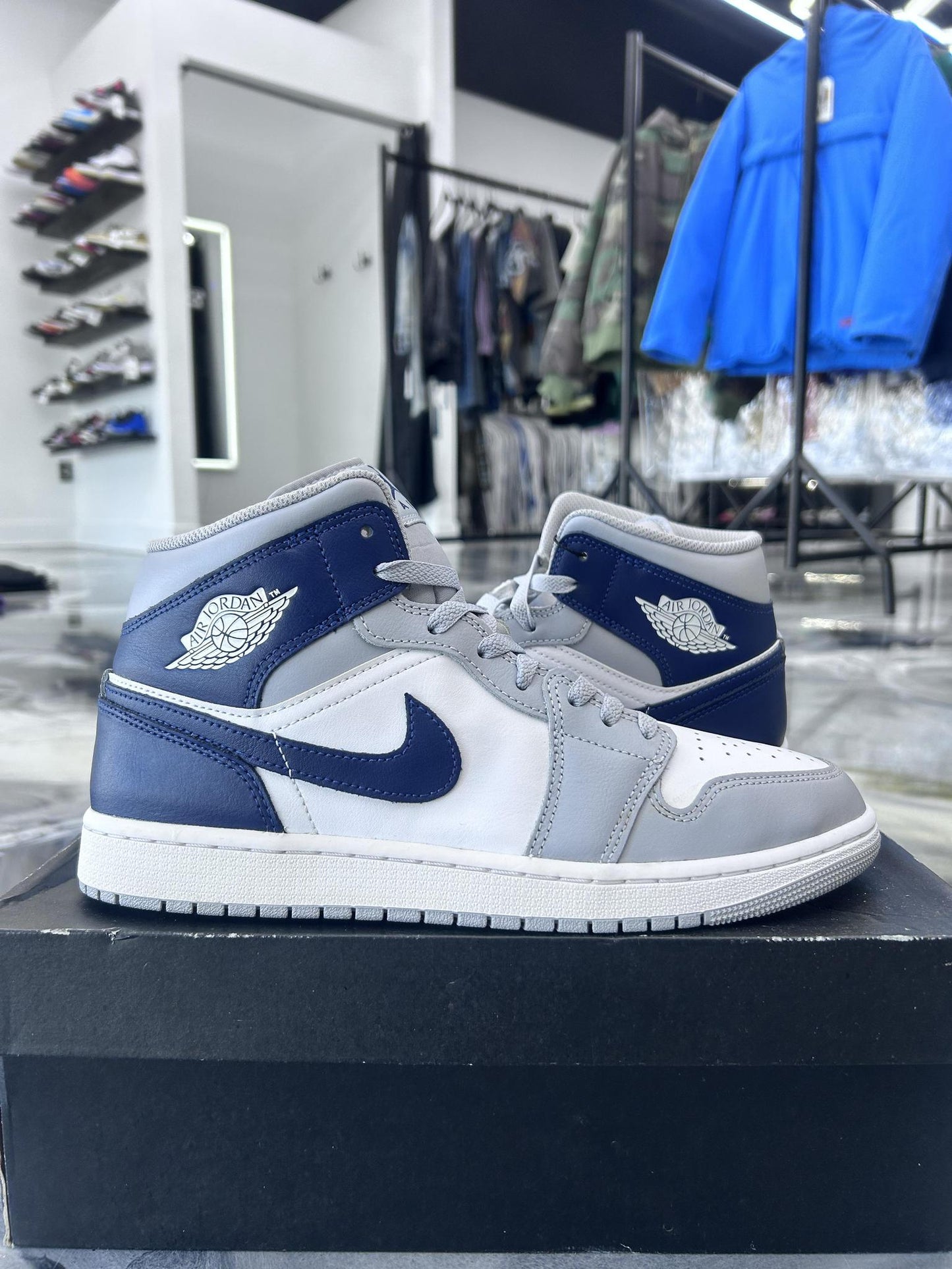 Jordan 1 Mid "Georgetown" Used Size 10.5