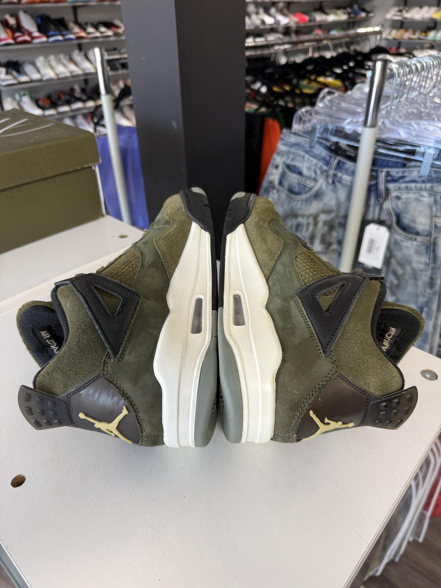Jordan 4 "Craft Olive" Used Size 10.5